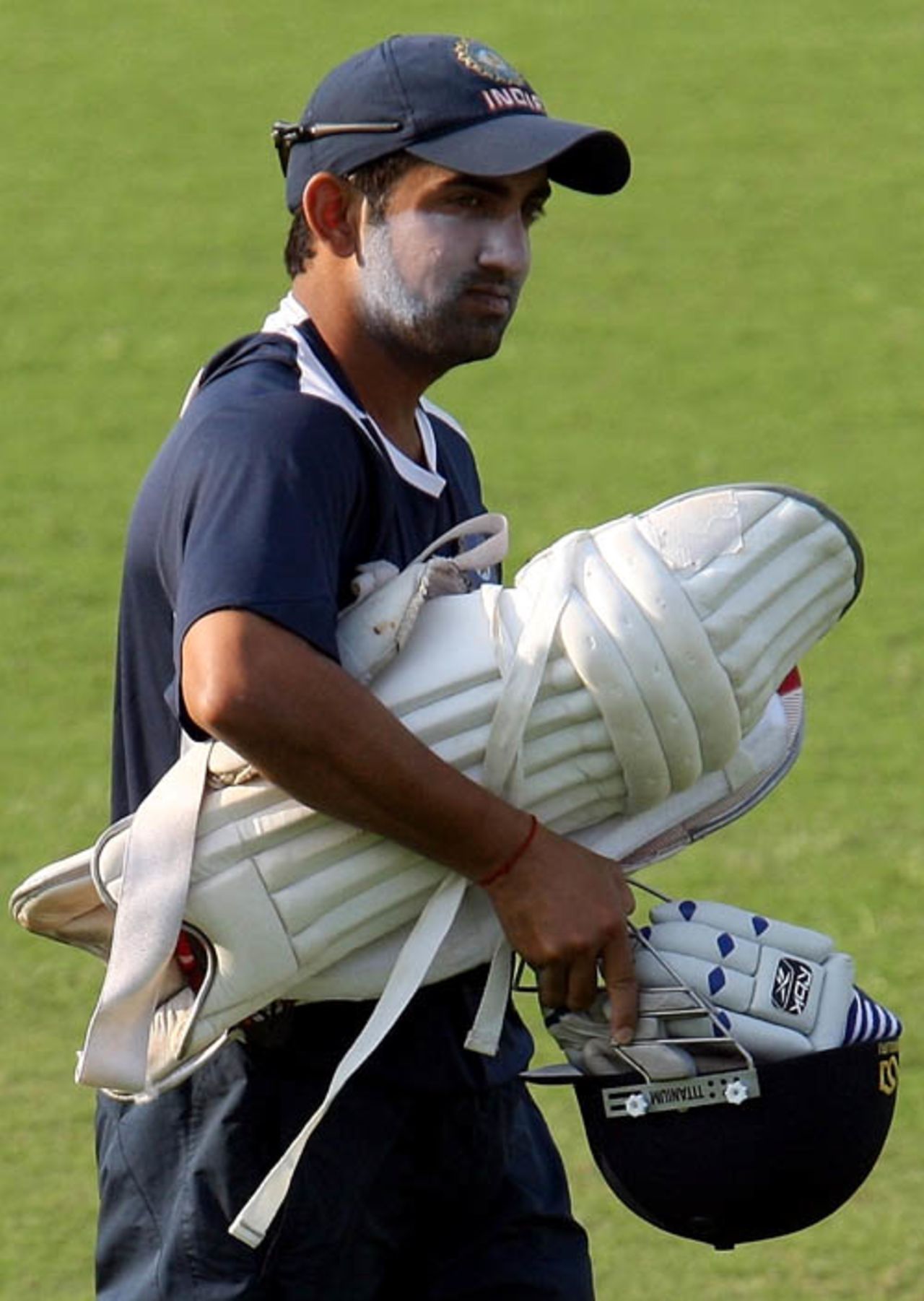 Gautam Gambhir arrives for a nets session, Nagpur, November 4, 2008