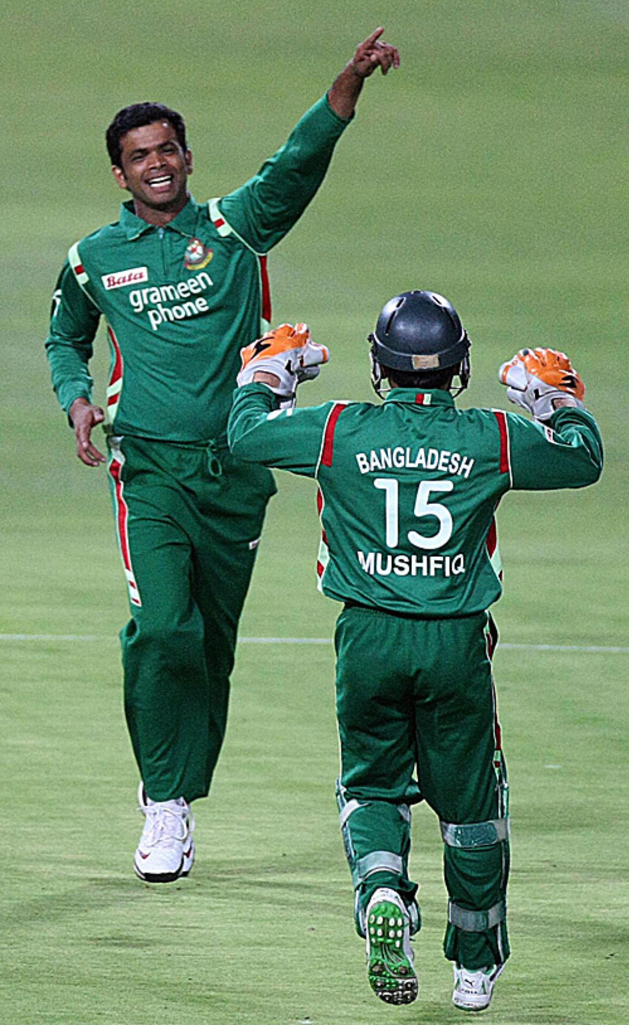 Abdur Razzak celebrates one of his four wickets, South Africa v Bangladesh, Twenty20, Johannesburg, November 5, 2008