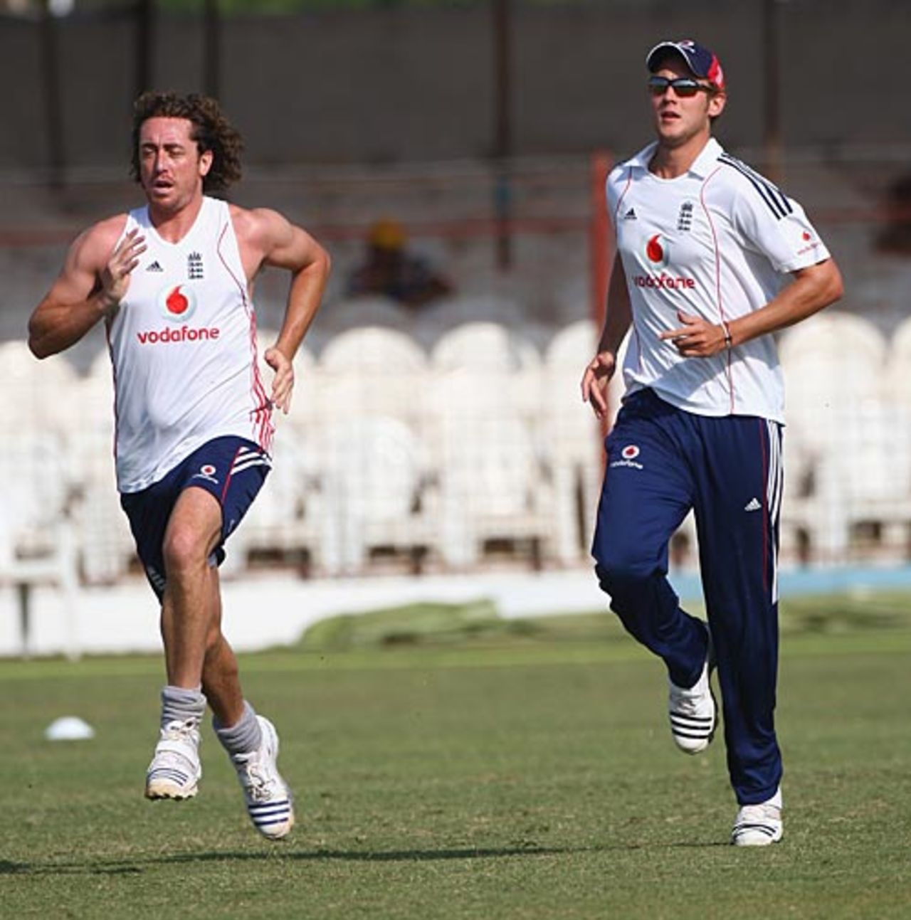 Ryan Sidebottom and Stuart Broad loosen up during the nets session, Rajkot, November 13, 2008