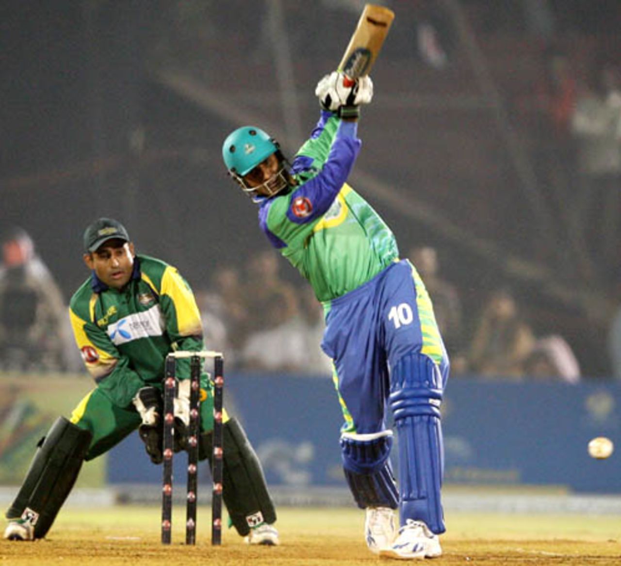 Abdul Razzaq steps out but mistimes the shot, Hyderabad Heroes v Lahore Badshahs, ICL 1st final, Ahmedabad, November 13, 2008