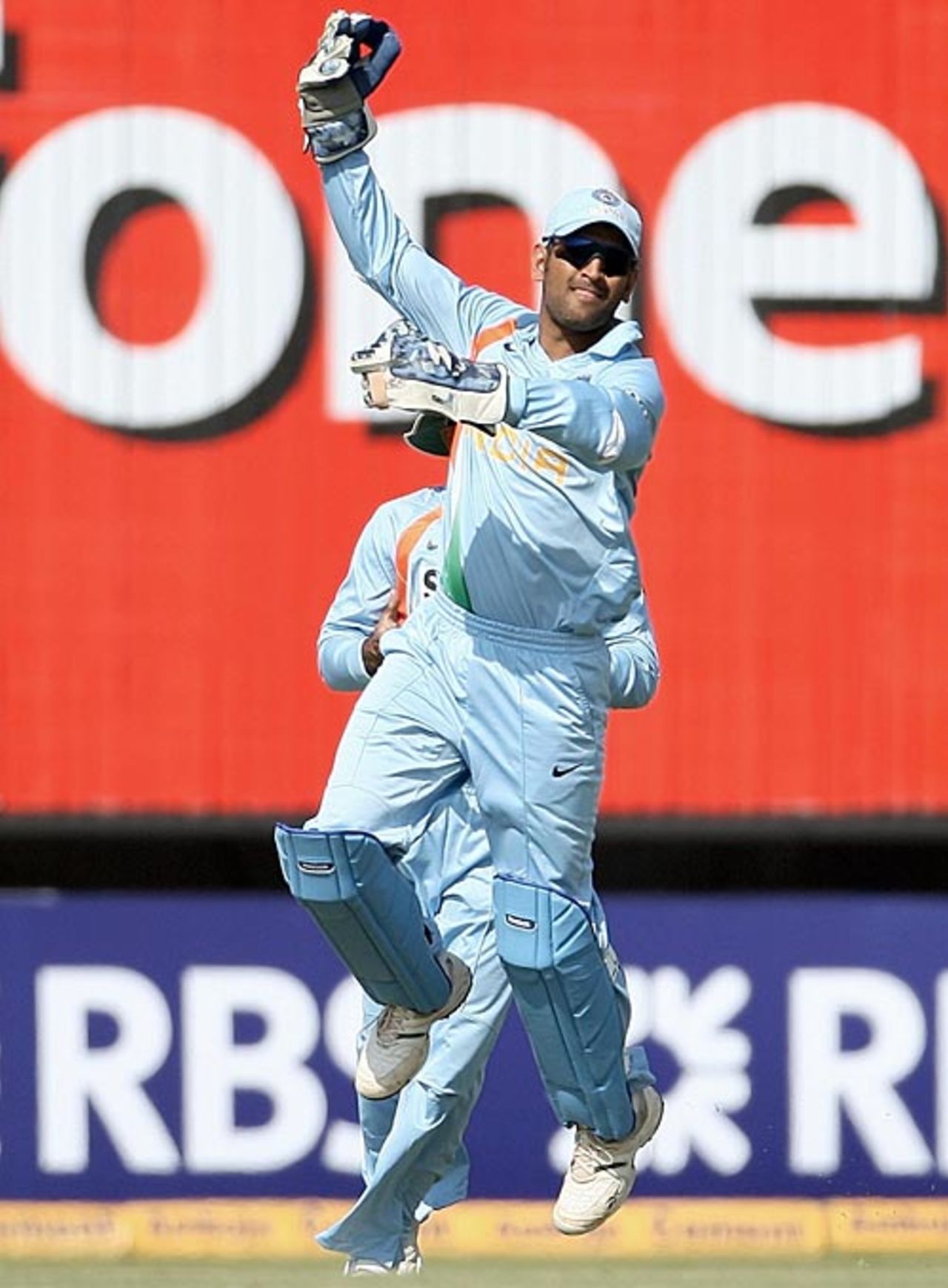 Mahendra Singh Dhoni comfortably pouches Ian Bell, India v England, 1st ODI, Rajkot, November 14, 2008