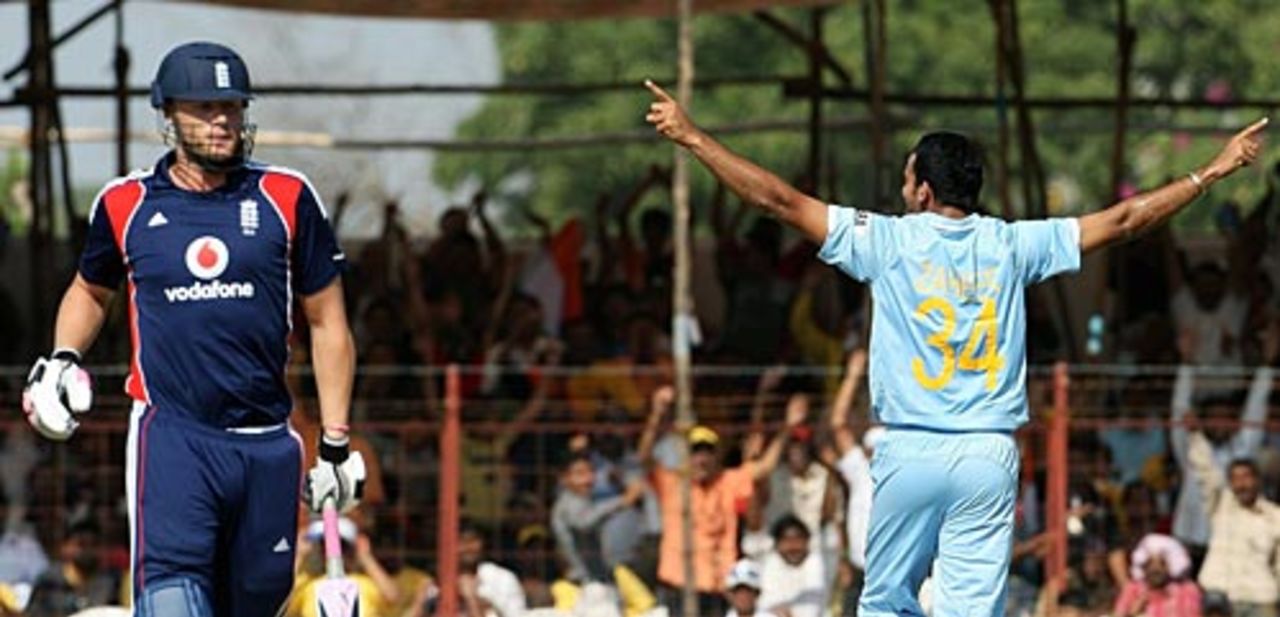 Zaheer Khan is ecstatic after dismissing Andrew Flintoff, India v England, 1st ODI, Rajkot, November 14, 2008