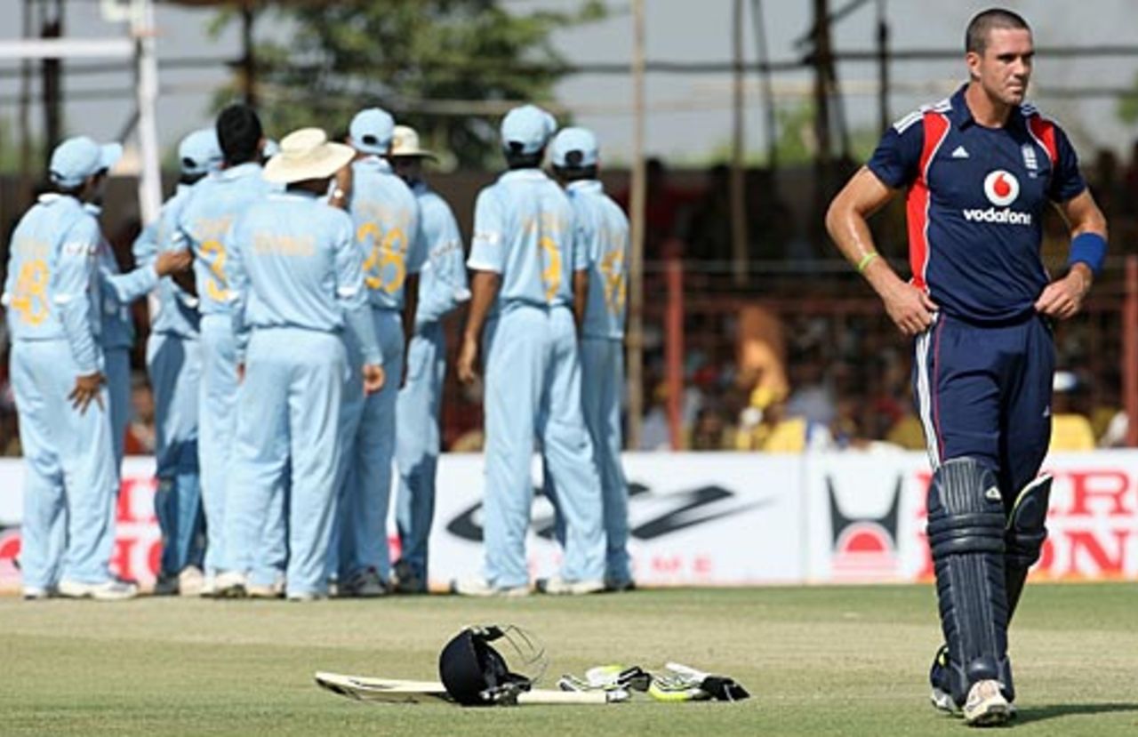 Kevin Pietersen is frustrated as another England wicket goes down, India v England, 1st ODI, Rajkot, November 14, 2008