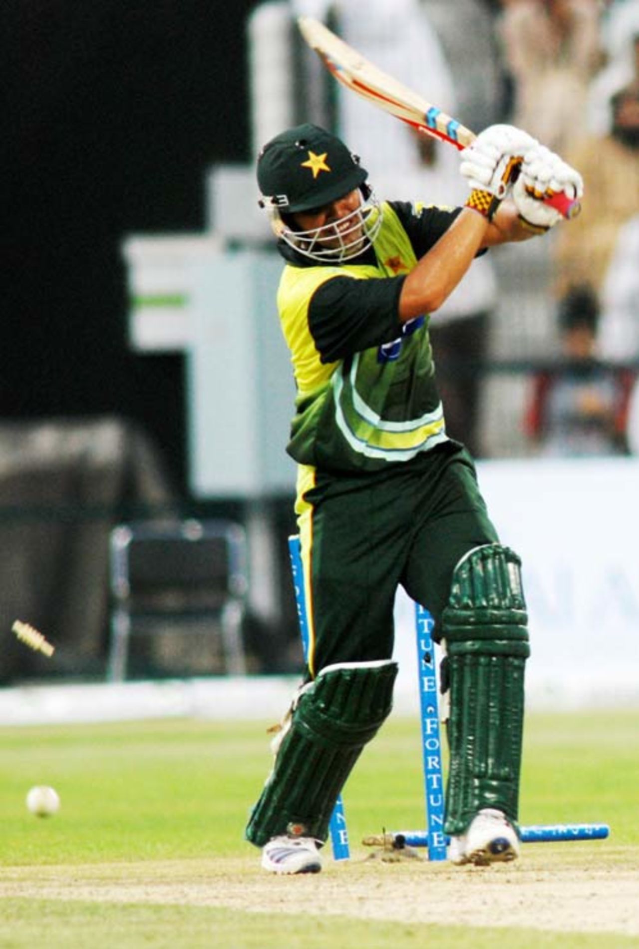 Kamran Akmal is comprehensively bowled by Lionel Baker, Pakistan v West Indies, 2nd ODI, Abu Dhabi, November 14, 2008