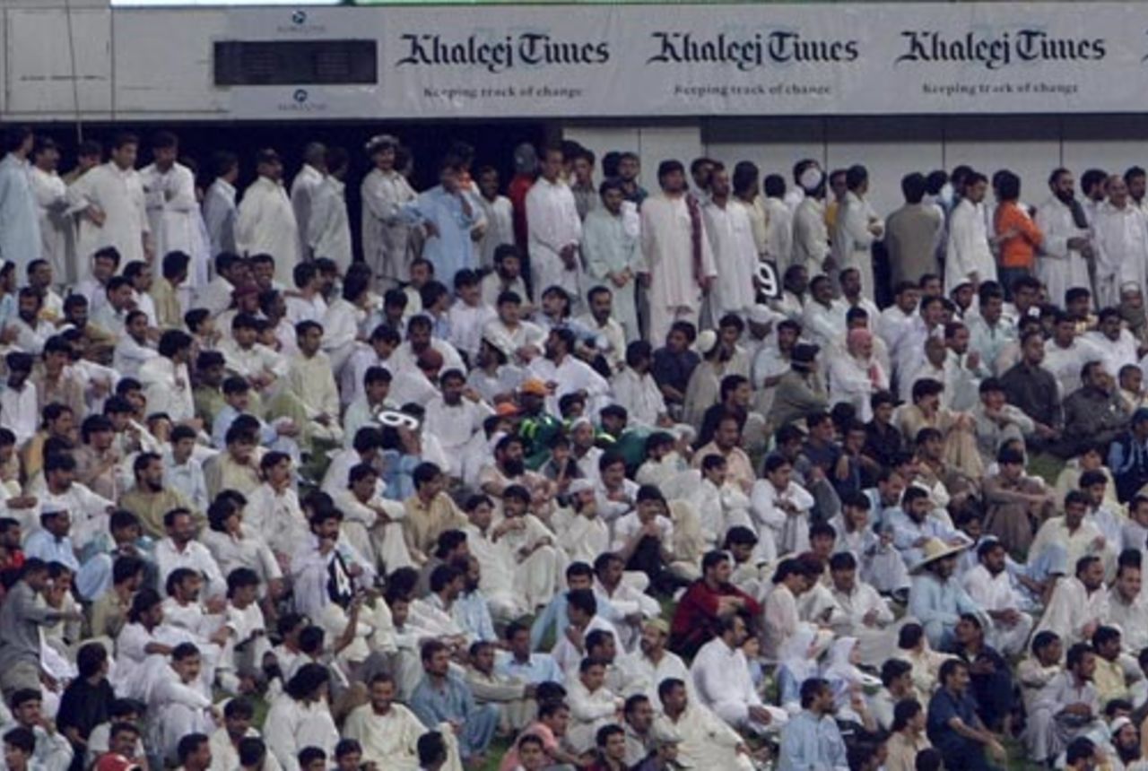 A big crowd turned up for the first one-dayer, Pakistan v West Indies, 1st ODI, Abu Dhabi, November 12, 2008