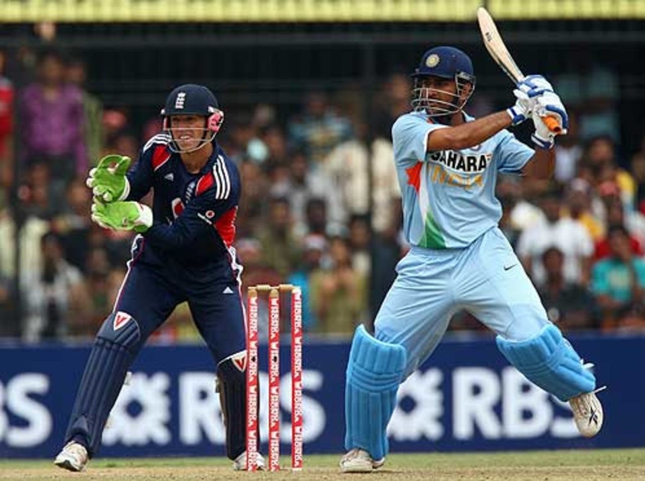 Mahendra Singh Dhoni made 15 in the second match, India v England, 2nd ODI, Indore, November 17, 2008