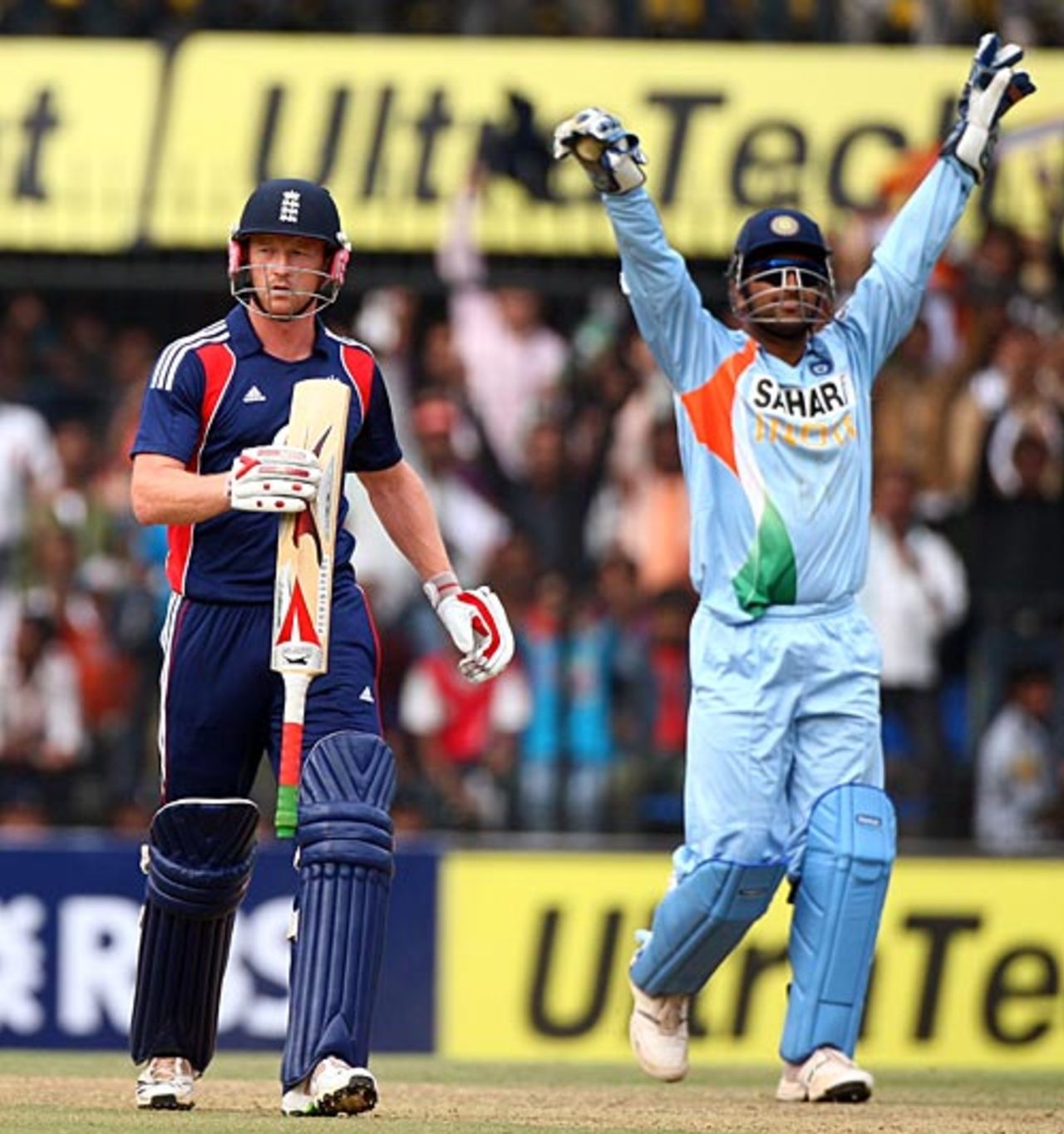 Mahendra Singh Dhoni celebrates the fall of Paul Collingwood's wicket, India v England, 2nd ODI, Indore, November 17, 2008