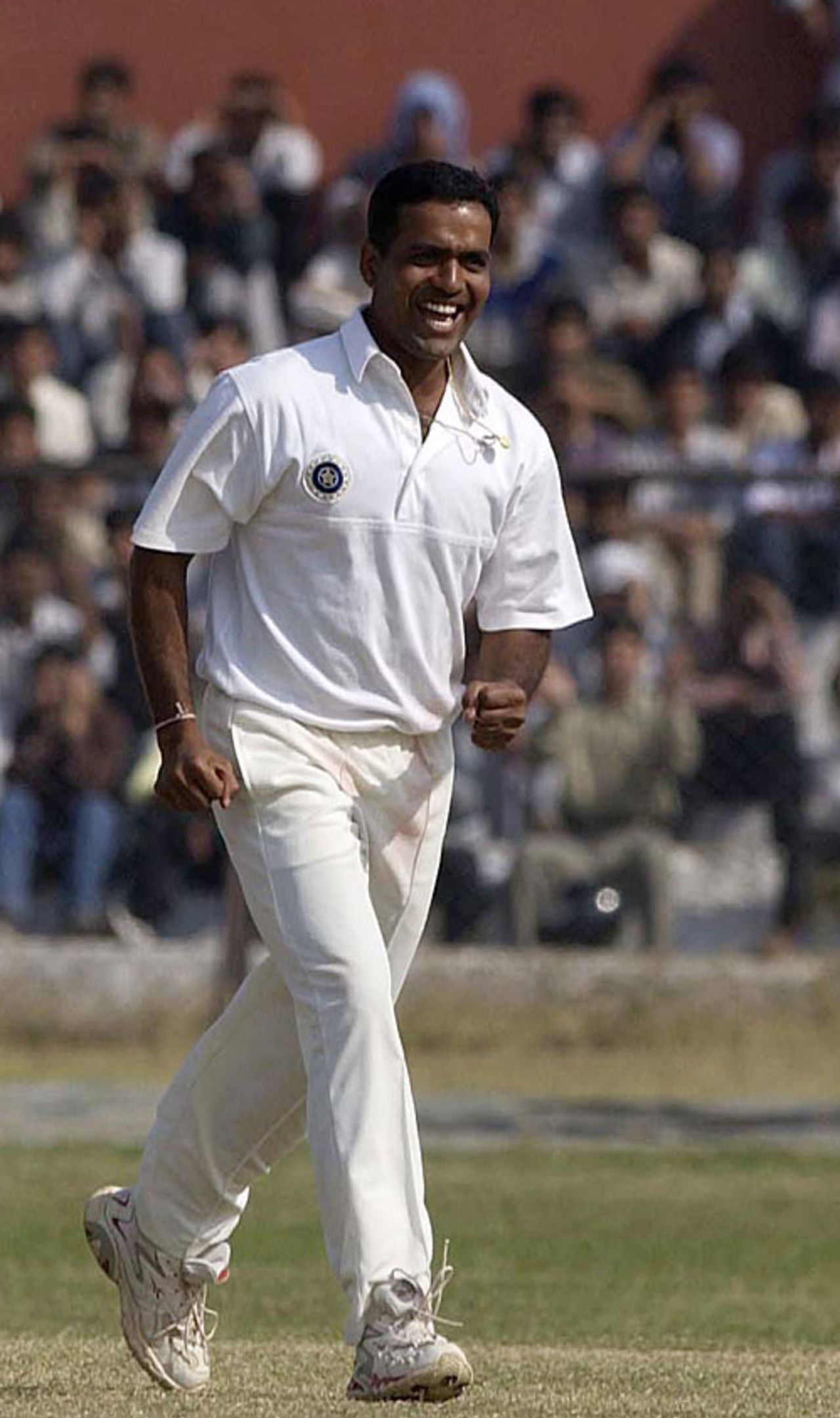 Sunil Joshi celebrates the wicket of Ashley Giles, India A v England Xi, 2nd day, Jaipur, November 28, 2001