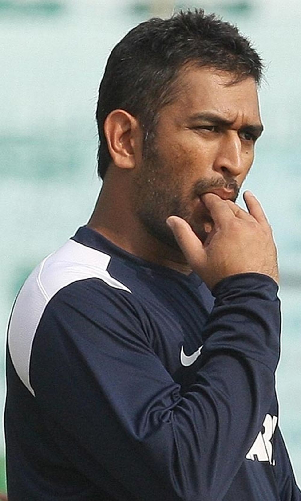 Mahendra Singh Dhoni tries to draw attention during practice, Kanpur, November 19, 2008