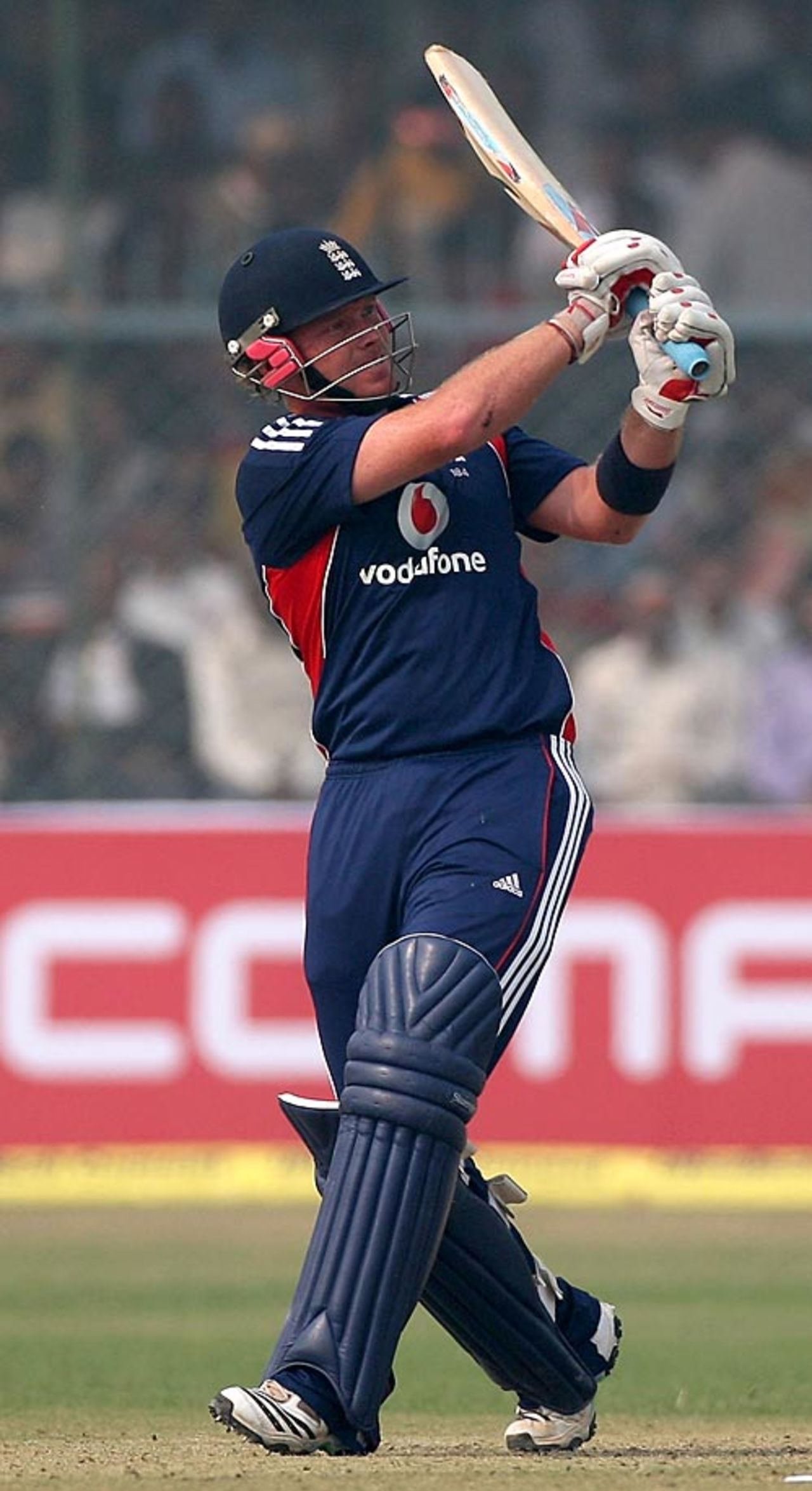 Ian Bell pulls one to deep square leg, India v England, 3rd ODI, Kanpur, November 20, 2008