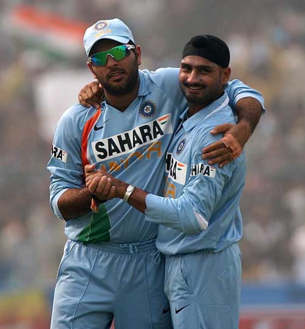 Spin twins: Yuvraj Singh and Harbhajan Singh hurt England, India v England, 3rd ODI, Kanpur, November 20, 2008