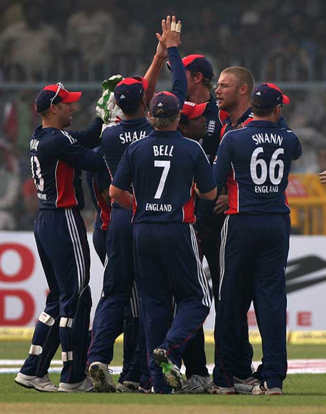 Andrew Flintoff delivered England an early wicket, India v England, 3rd ODI, Kanpur, November 20, 2008