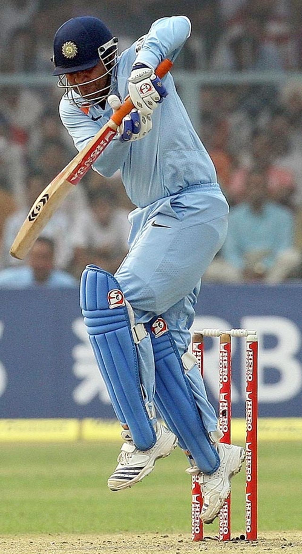 Virender Sehwag on his toes to meet a rising delivery, India v England, 3rd ODI, Kanpur, November 20, 2008