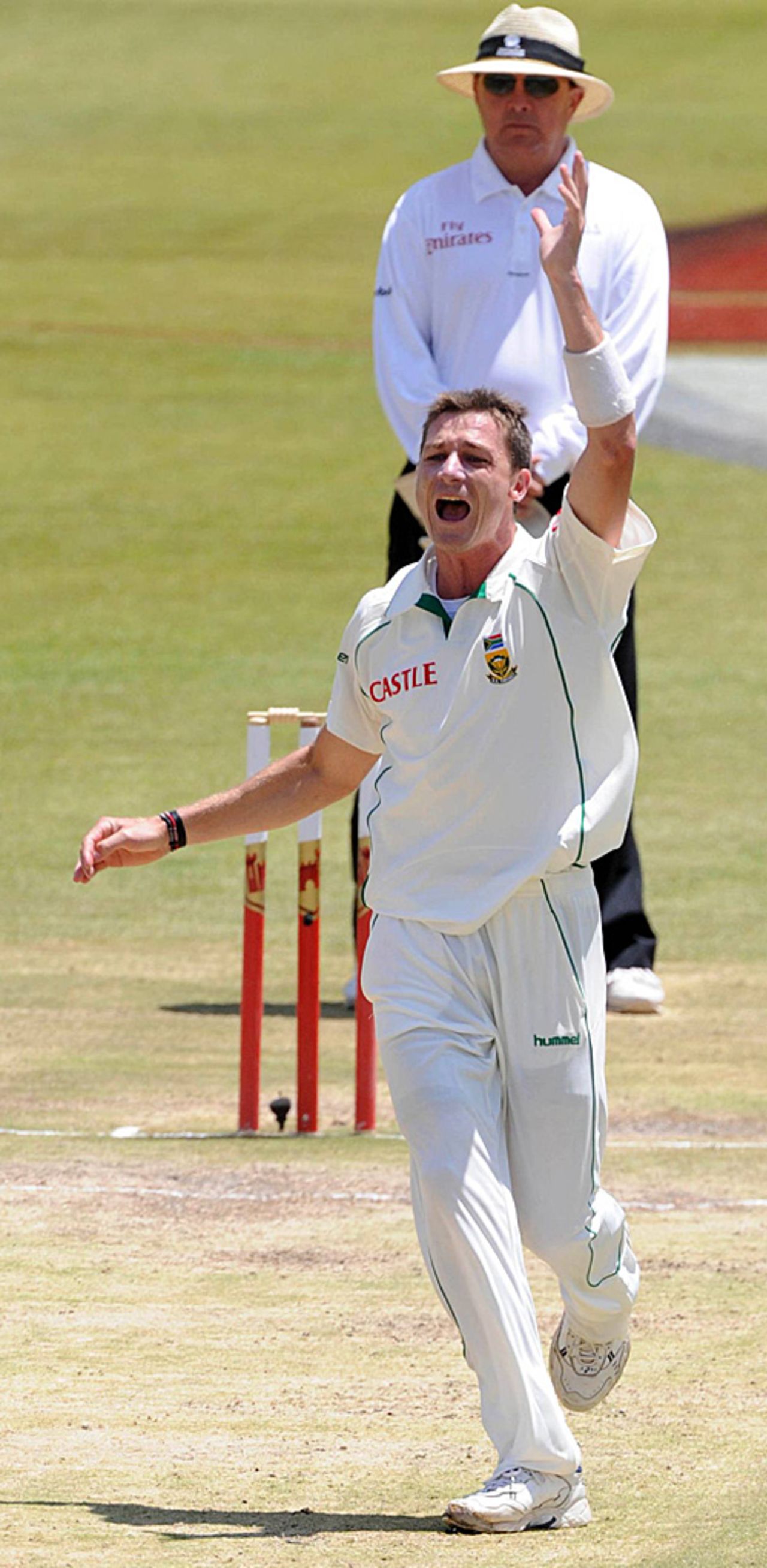 Dale Steyn took his ninth five-wicket haul as South Africa beat Bangladesh by an innings in Bloemfontein, South Africa v Bangladesh, 1st Test, Bloemfontein, November 22, 2008