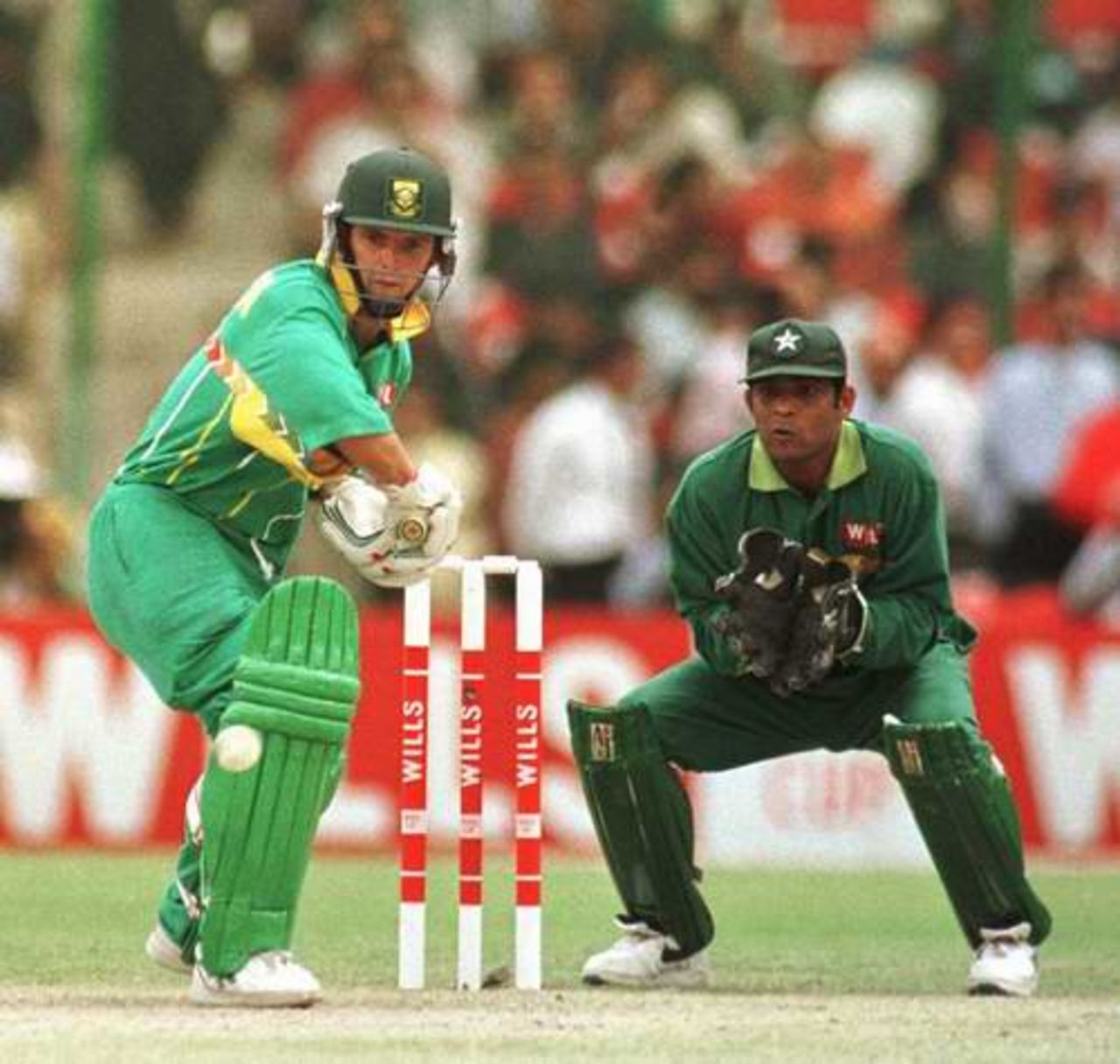 Gary Kirsten in action as wicketkeeper Rashid Latif looks on, Pakistan v South Africa, World Cup, Karachi, 29 February 1996