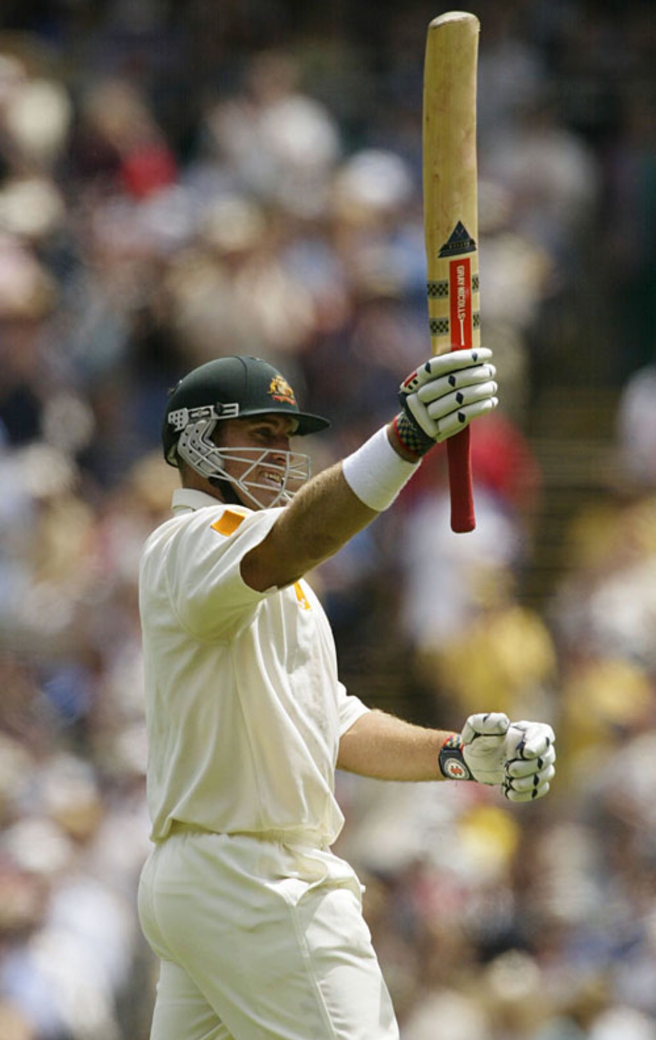 Matthew Hayden celebrates his century on his way to 138, Australia v South Africa, 2nd Test, Melbourne, 3rd day, December 28, 2001