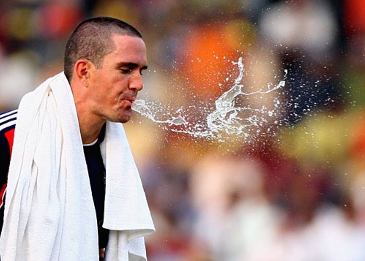 A spitting image of Kevin Pietersen, India v England, 5th ODI, Cuttack, November 26, 2008