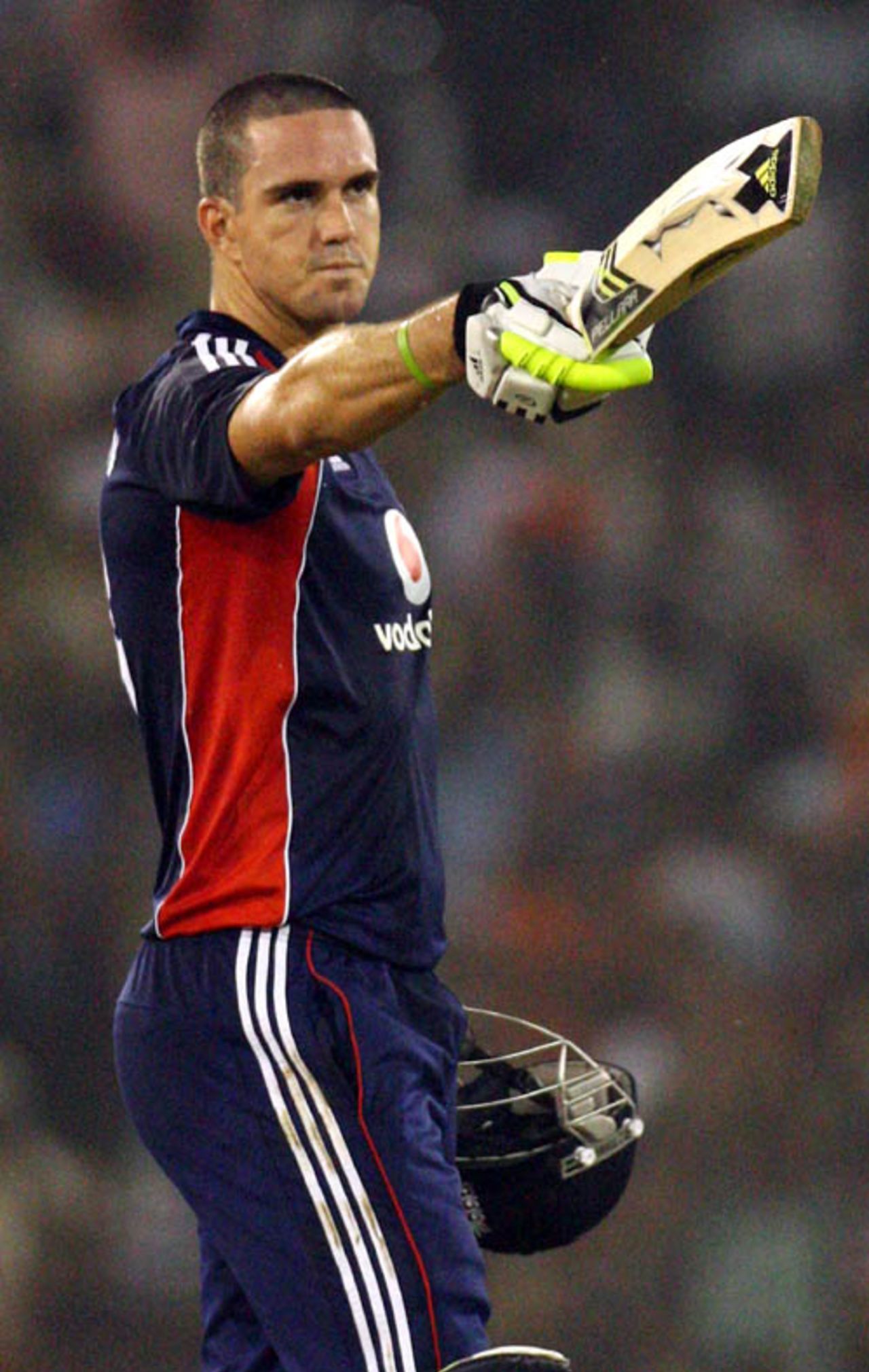 Kevin Pietersen acknowledges his century, India v England, 5th ODI, Cuttack, November 26, 2008