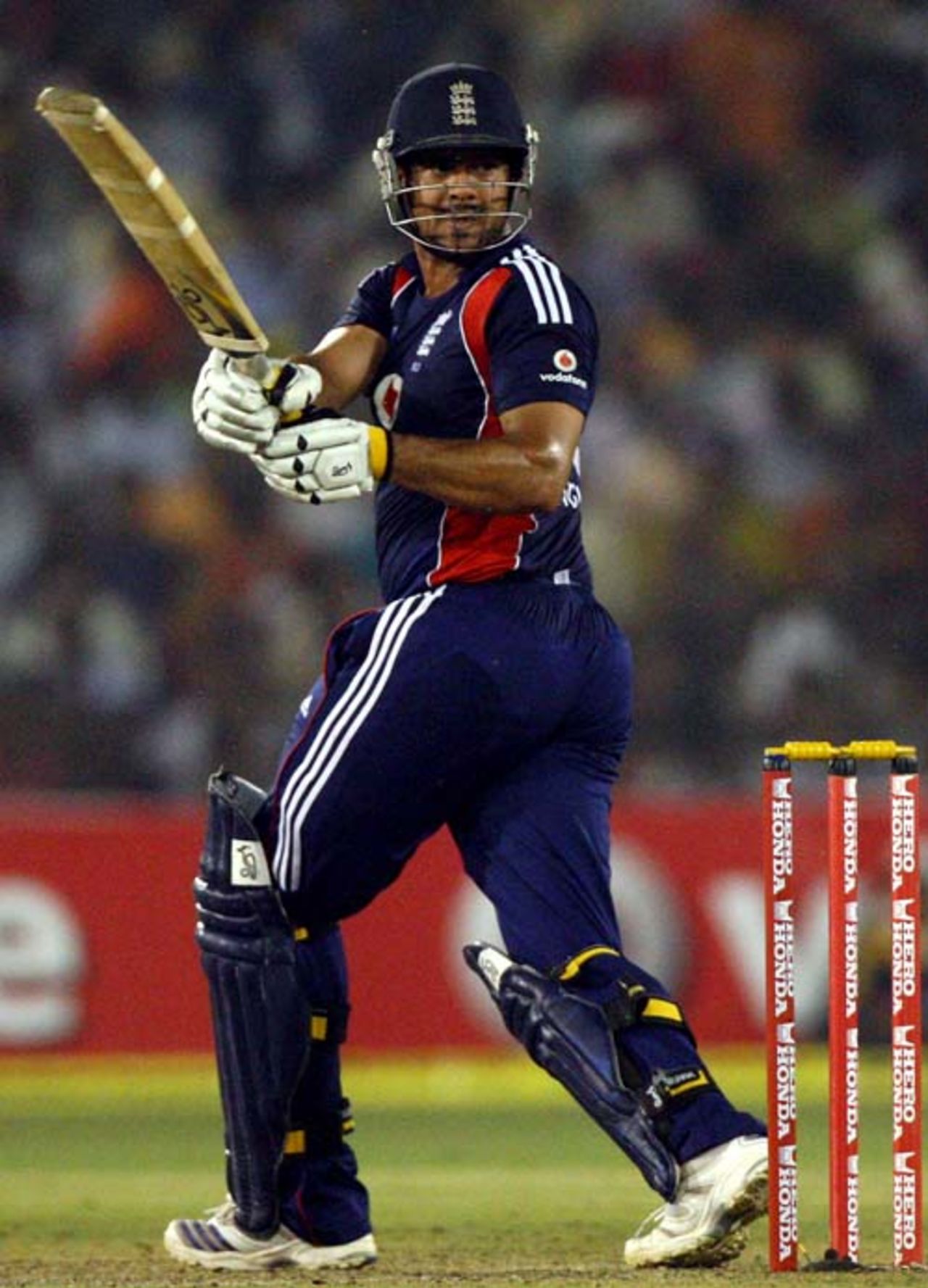 Owais Shah scored a brisk fifty, India v England, 5th ODI, Cuttack, November 26, 2008