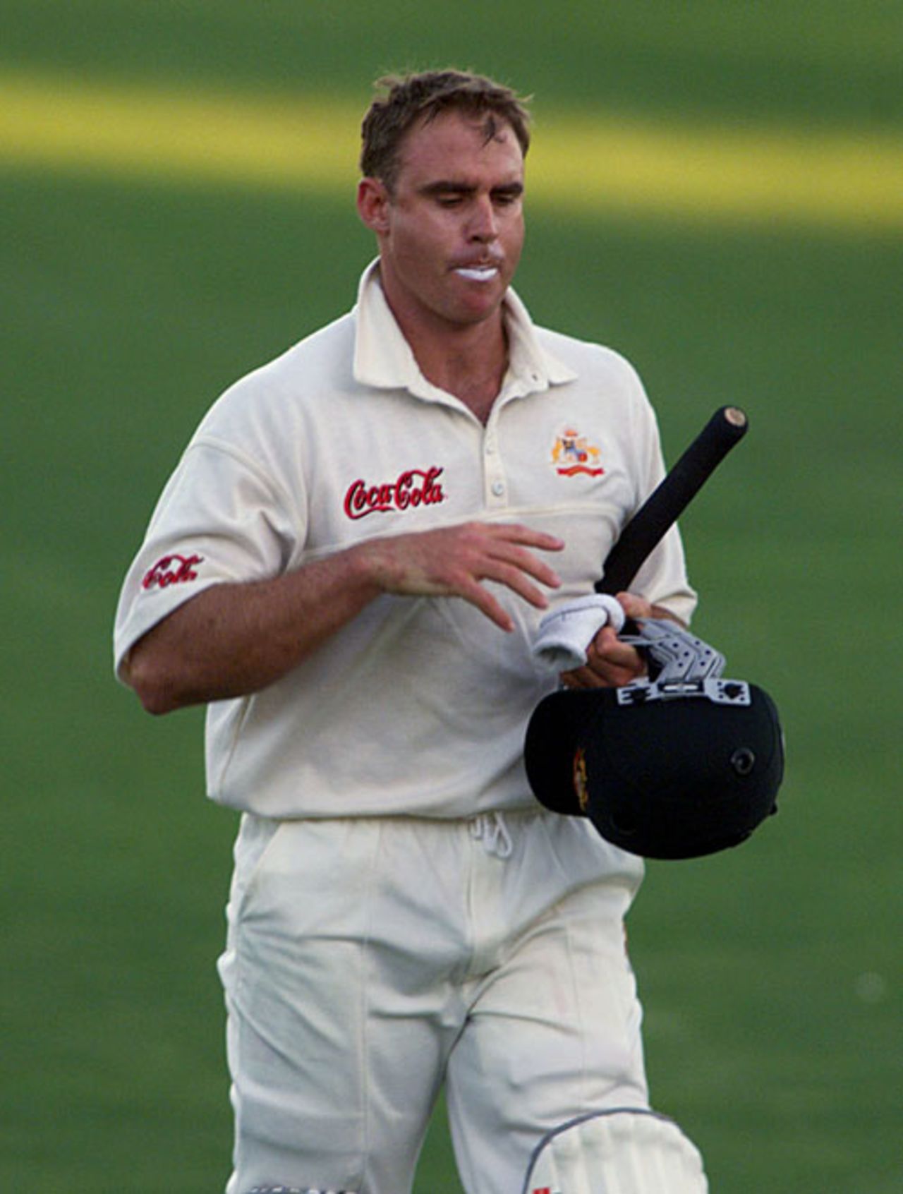 Matthew Hayden walks back to the pavilion, New Zealand v Australia, 3rd Test, Hamilton, 1st day, March 31, 2000