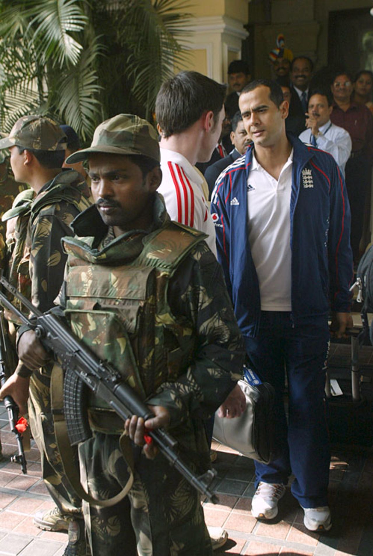 Owais Shah leaves the England team hotel in Bhubaneswar as the squad heads home following the terrorist attacks in Mumbai, Bhubaneswar, November 28, 2008