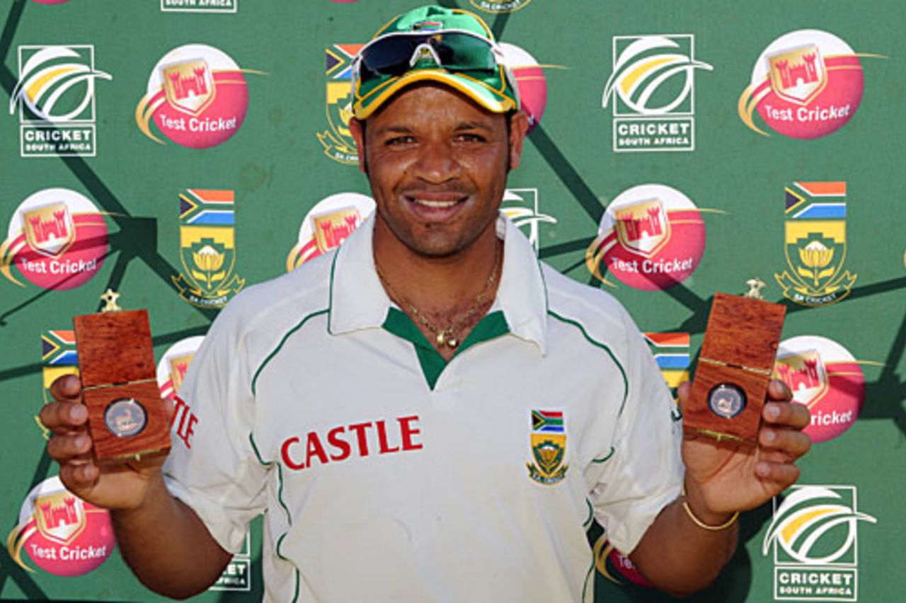 Ashwell Prince holds his Man-of-the-Match and Man-of-the-Series medals, South Africa v Bangladesh, 2nd Test, Centurion, 3rd day, November 28, 2008