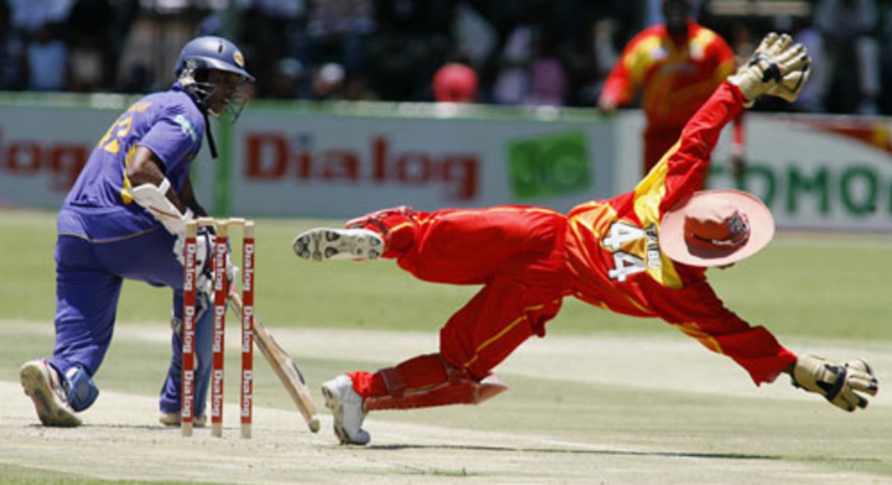 Tatenda Taibu dives in vain to cut off a sweep by Jehan Mubarak, Zimbabwe v Sri Lanka, 5th ODI, Harare, November 30, 2008