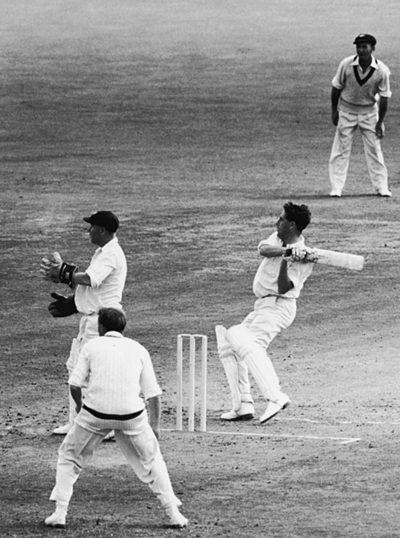 Trevor Bailey pulls on his way to 64, England v Australia, 5th Test, The Oval, 4th day, August 18, 1953