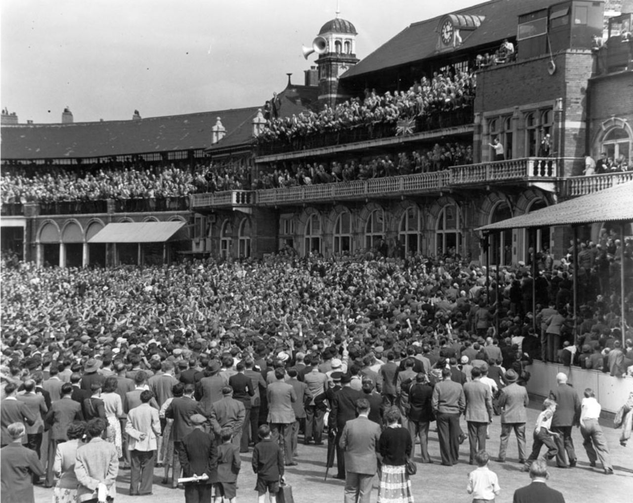 Spectators invade the pitch after England's win, England v Australia, 5th Test, The Oval, 4th day, August 19, 1953