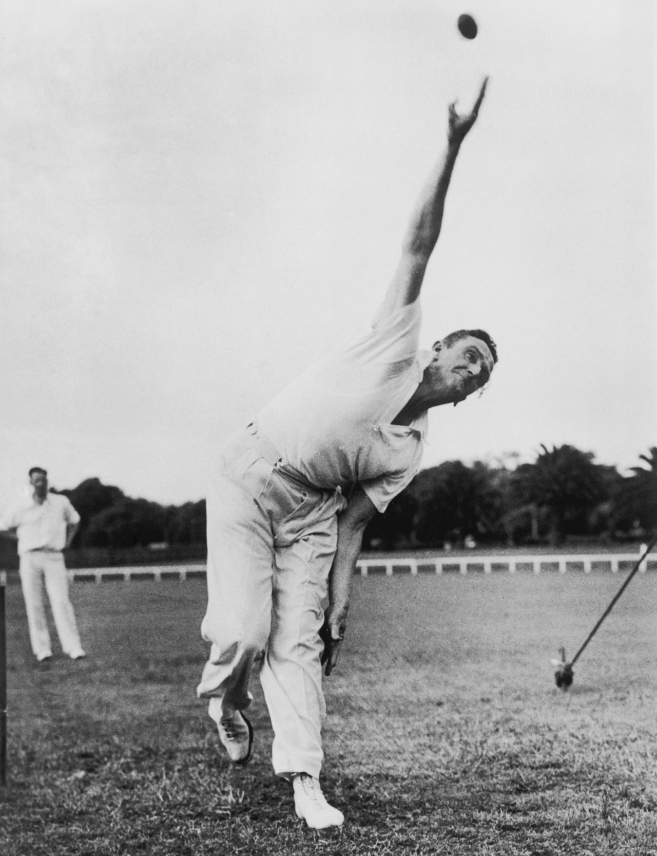 Jack Iverson bowls ahead of his Test debut, October 23, 1950