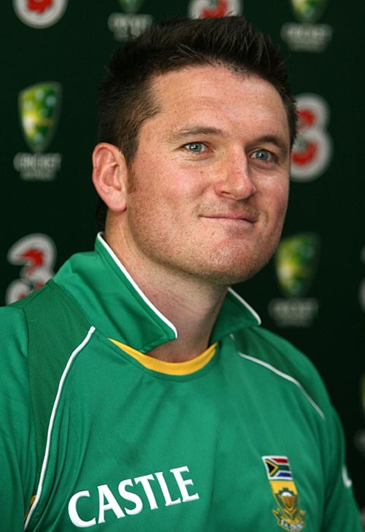 Graeme Smith addresses the media, Perth, December 8, 2008