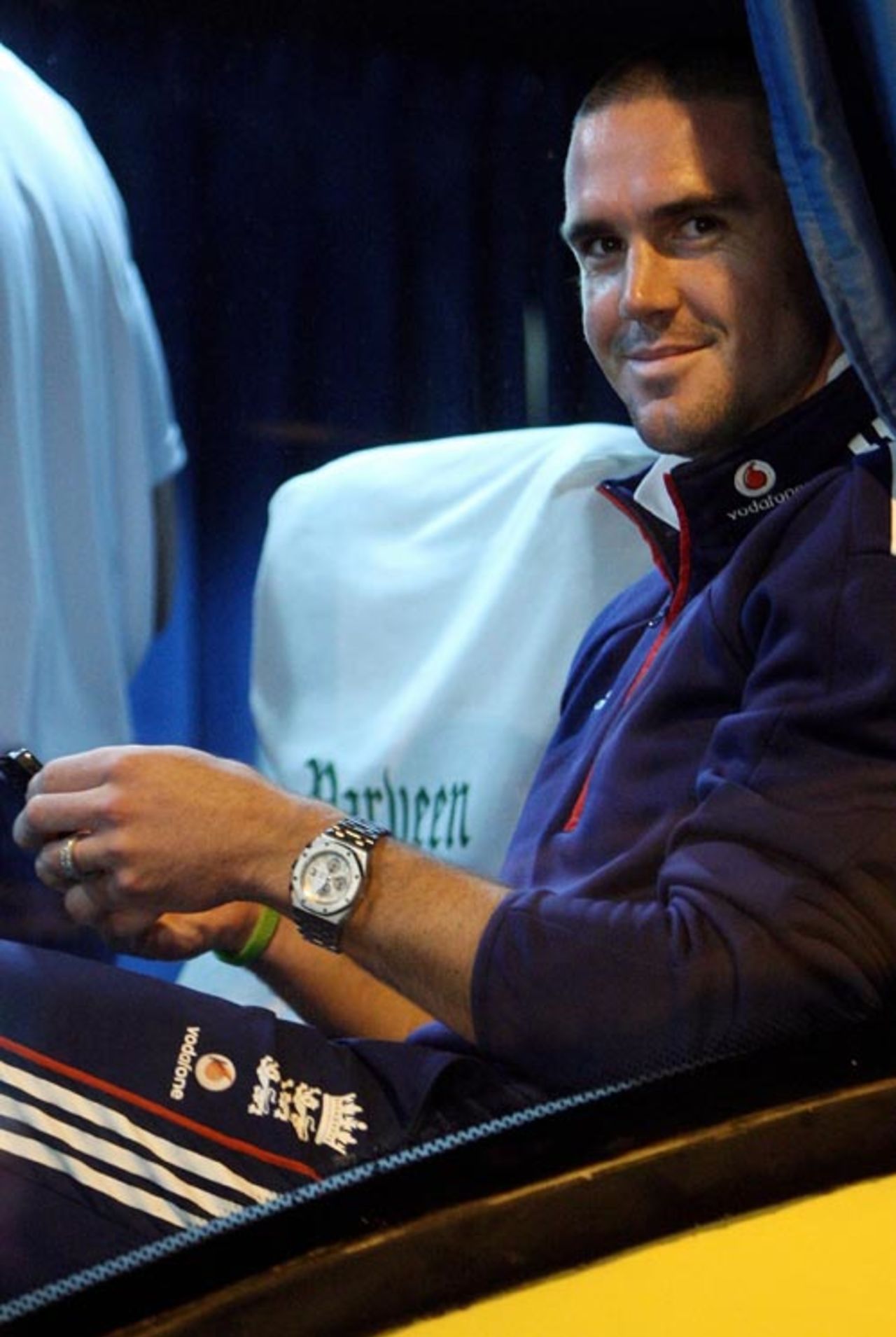 Kevin Pietersen smiles from the team bus after arriving in Chennai, Chennai, December 8, 2008