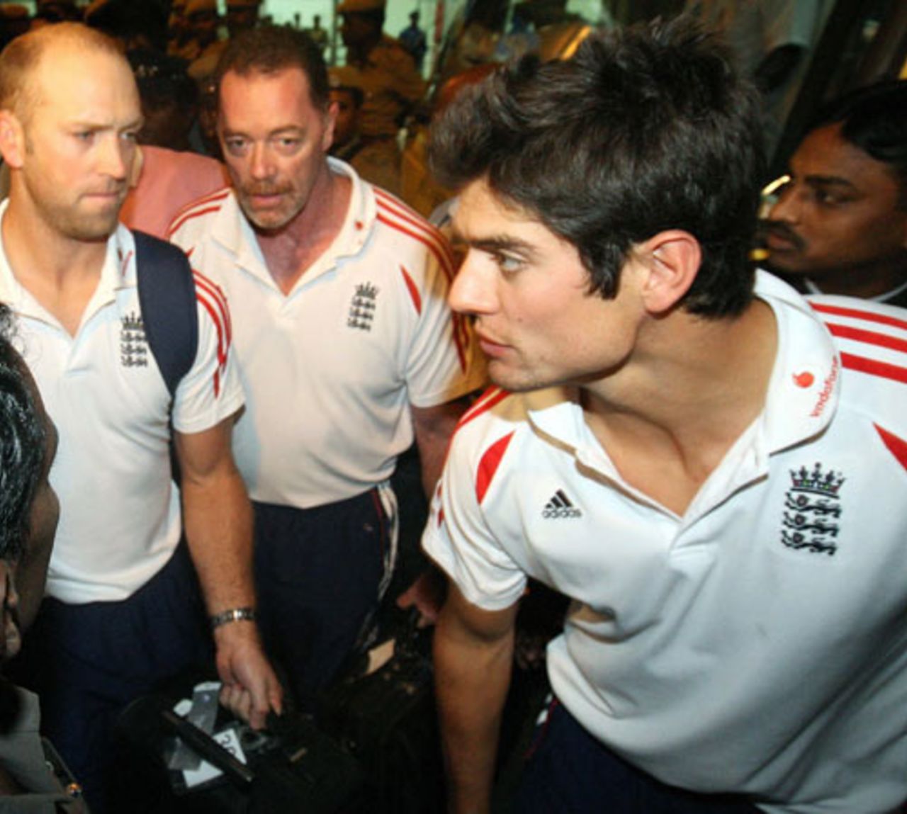Matt Prior and Alastair Cook at the Chennai airport, December 8, 2008