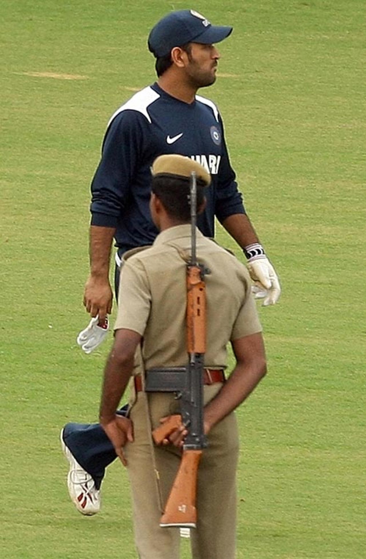 Mahendra Singh Dhoni surveys the conditions, Chennai, December 9, 2008