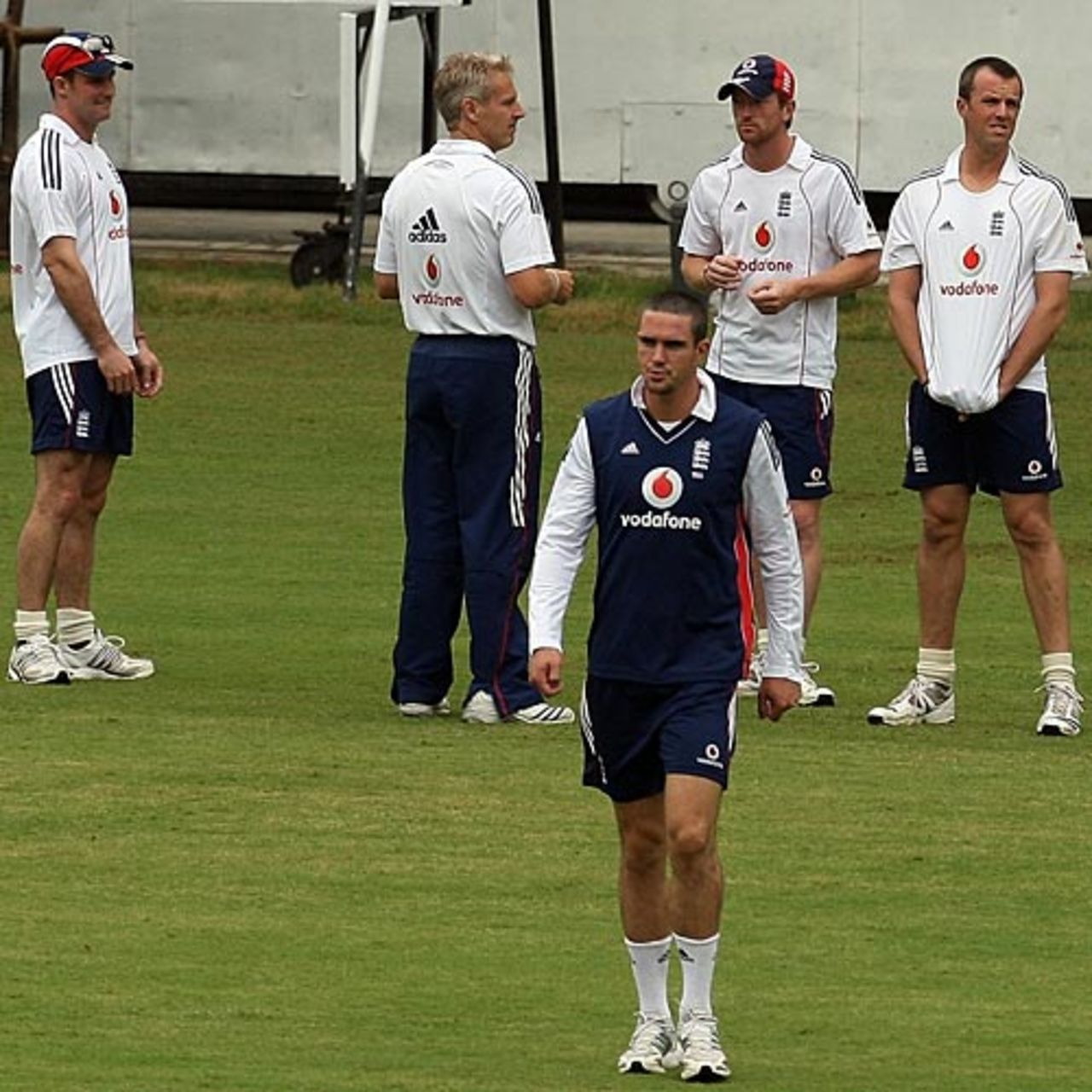 The England players get used to the conditions at the MA Chidambaram Stadium, Chennai, December 9, 2008