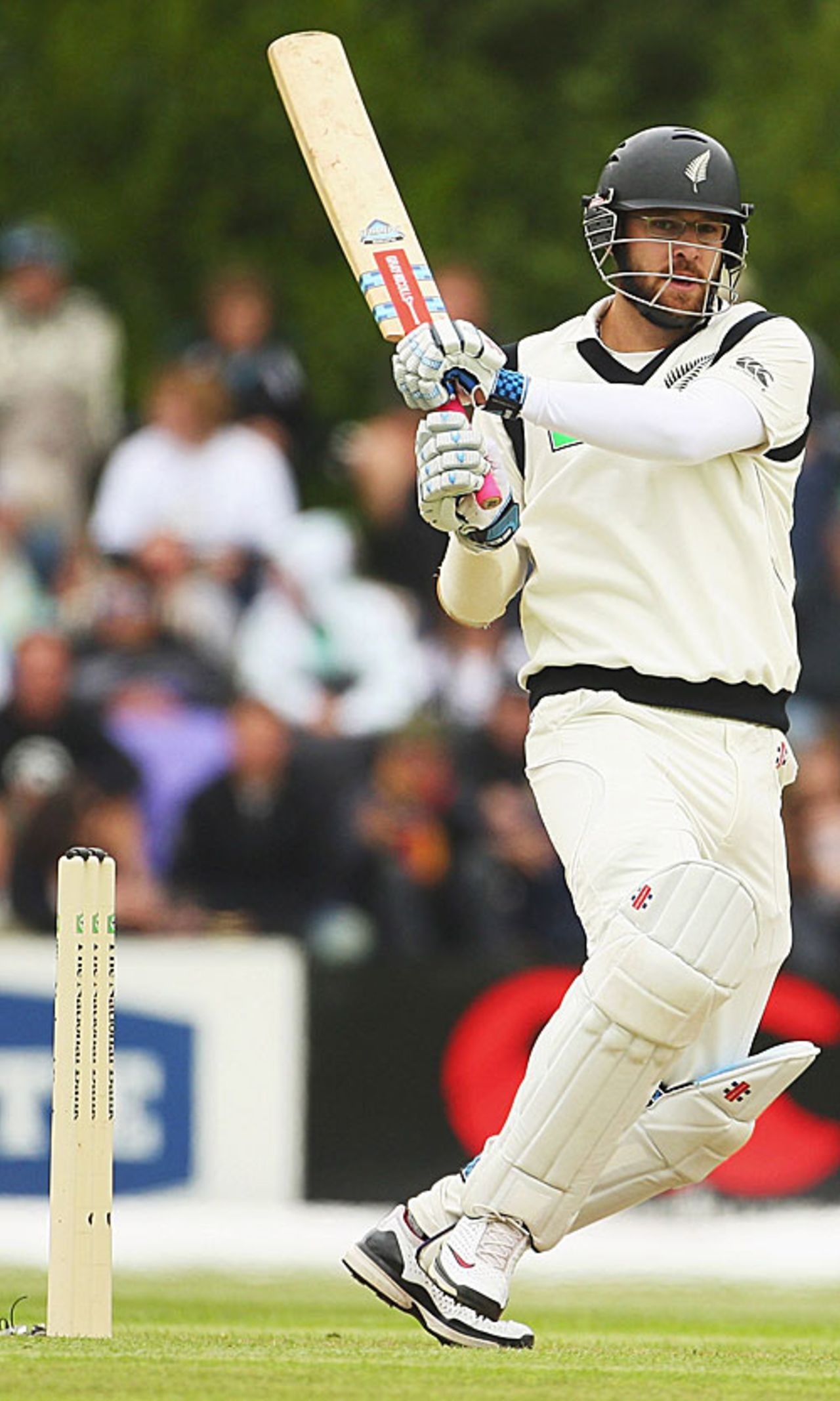 Daniel Vettori swivels and pulls, New Zealand v West Indies, 1st Test, Dunedin, 3rd day, December 13, 2008