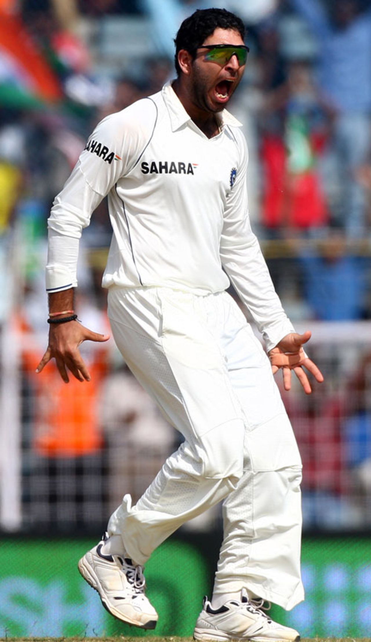 Yuvraj Singh is delighted after getting rid of Kevin Pietersen, India v England, 1st Test, Chennai, 3rd day, December 13, 2008