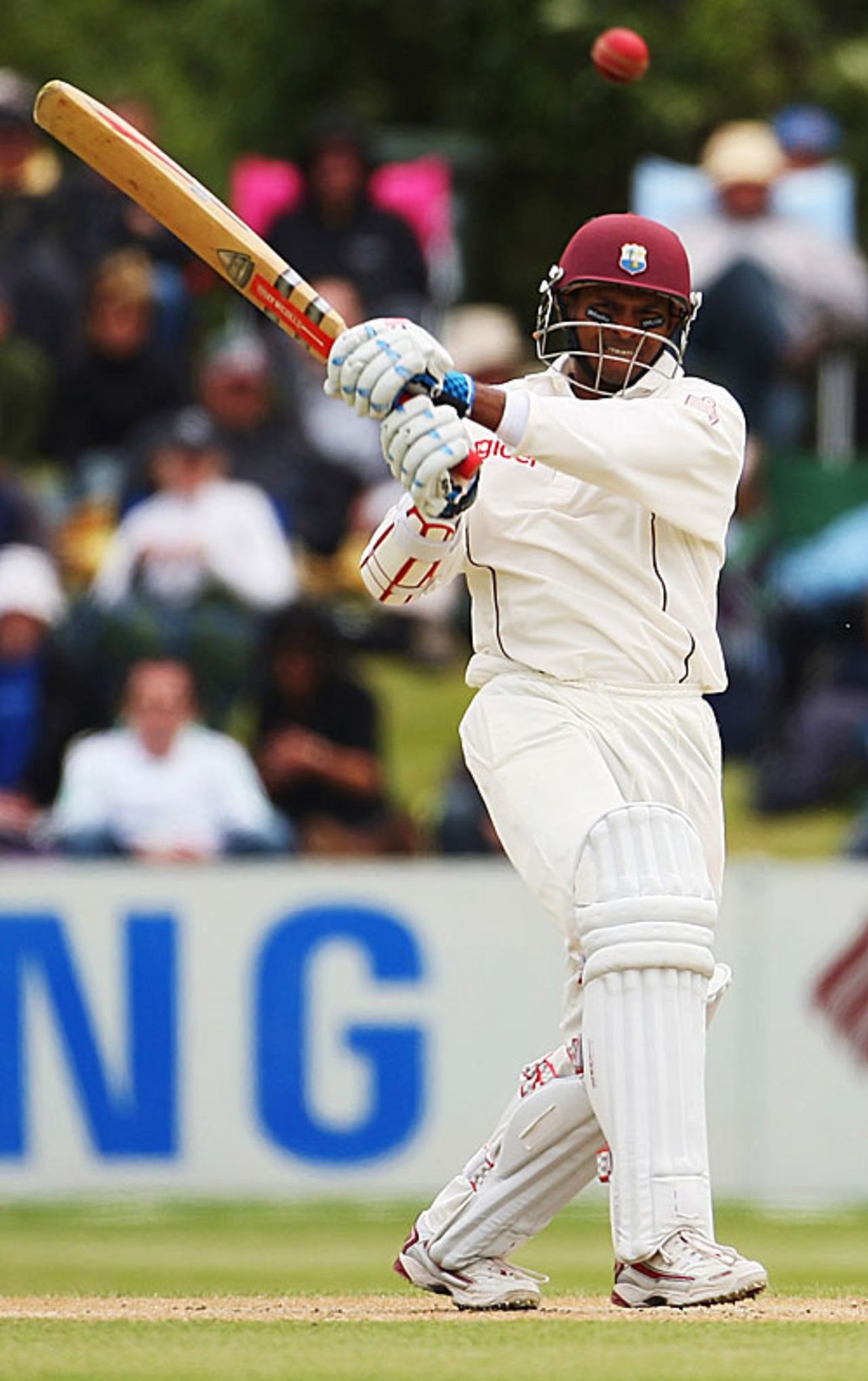 Shivnarine Chanderpaul tries to heave it over the on side, New Zealand v West Indies, 1st Test, Dunedin, 4th day, December 14, 2008