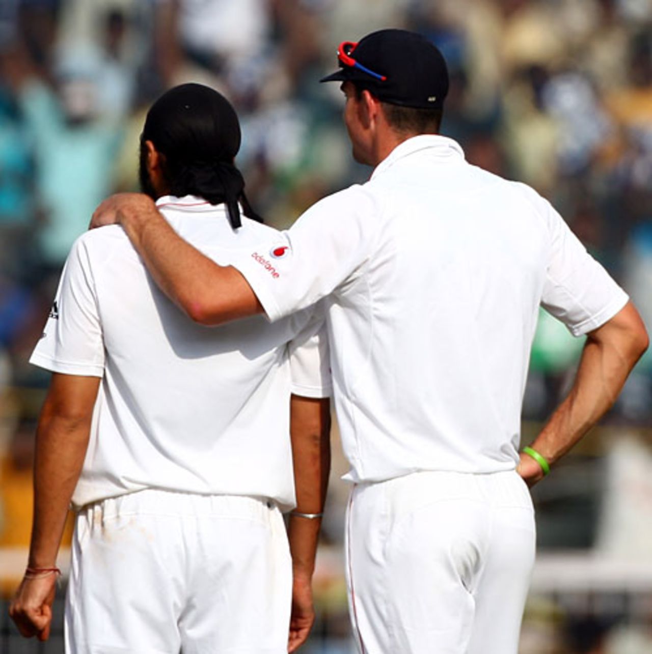 Monty Panesar and Kevin Pietersen have a lot to think about as they struggle to keep Virender Sehwag in check , India v England, 1st Test, Chennai, 4th day, December 14, 2008