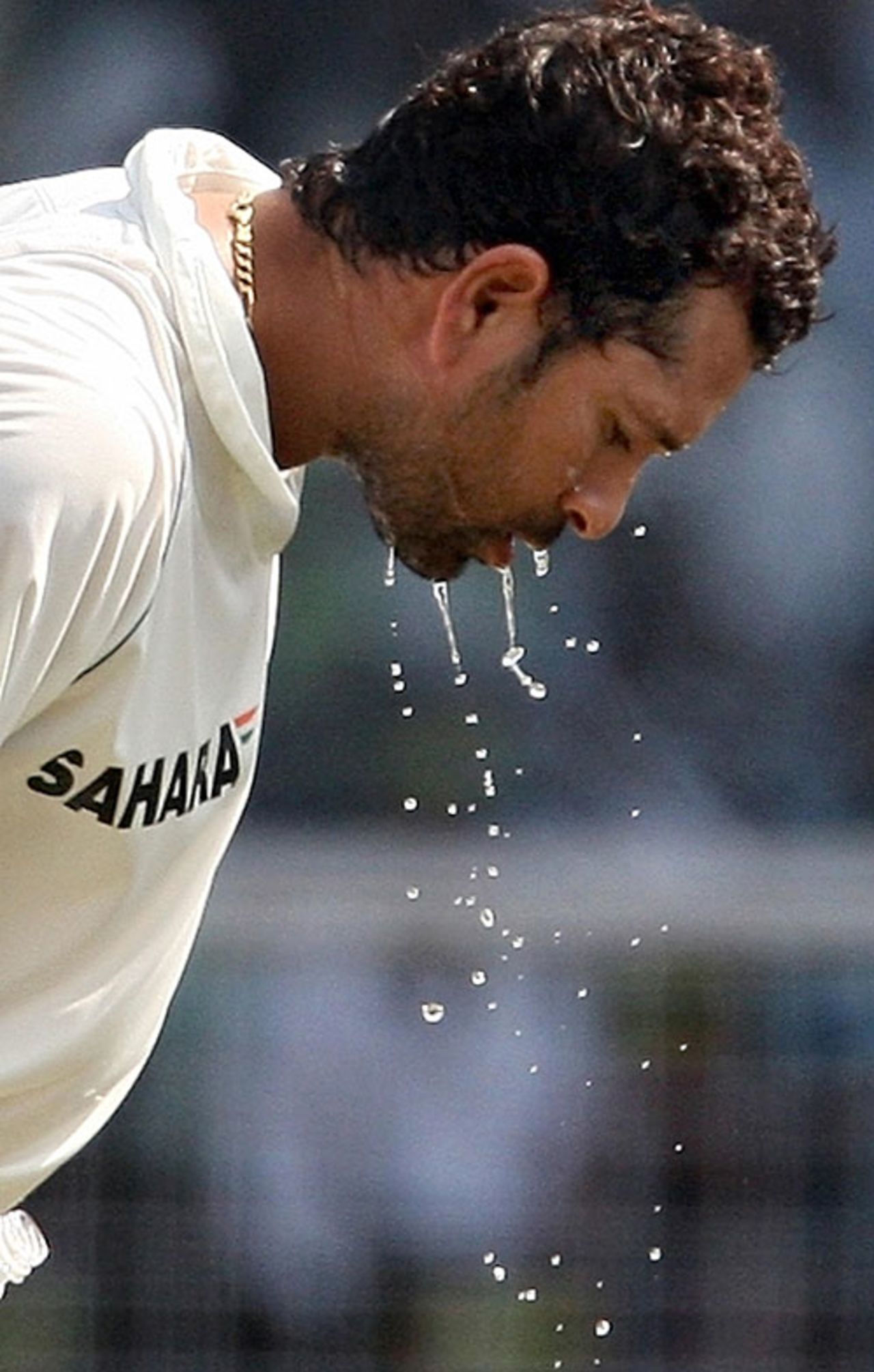 Sachin Tendulkar cools off, India v England, 1st Test, Chennai, 5th day, December 15, 2008