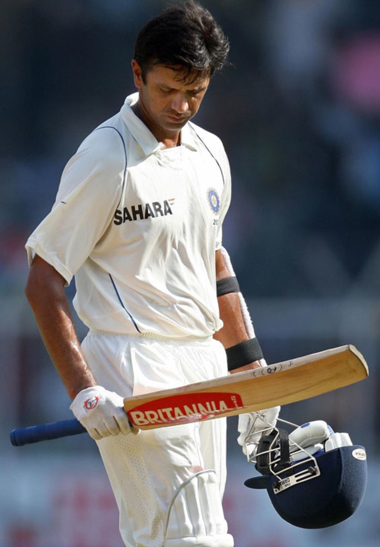 The disappointment is writ large on Rahul Dravid's face as his miserable run continues, India v England, 1st Test, Chennai, 5th day, December 15, 2008