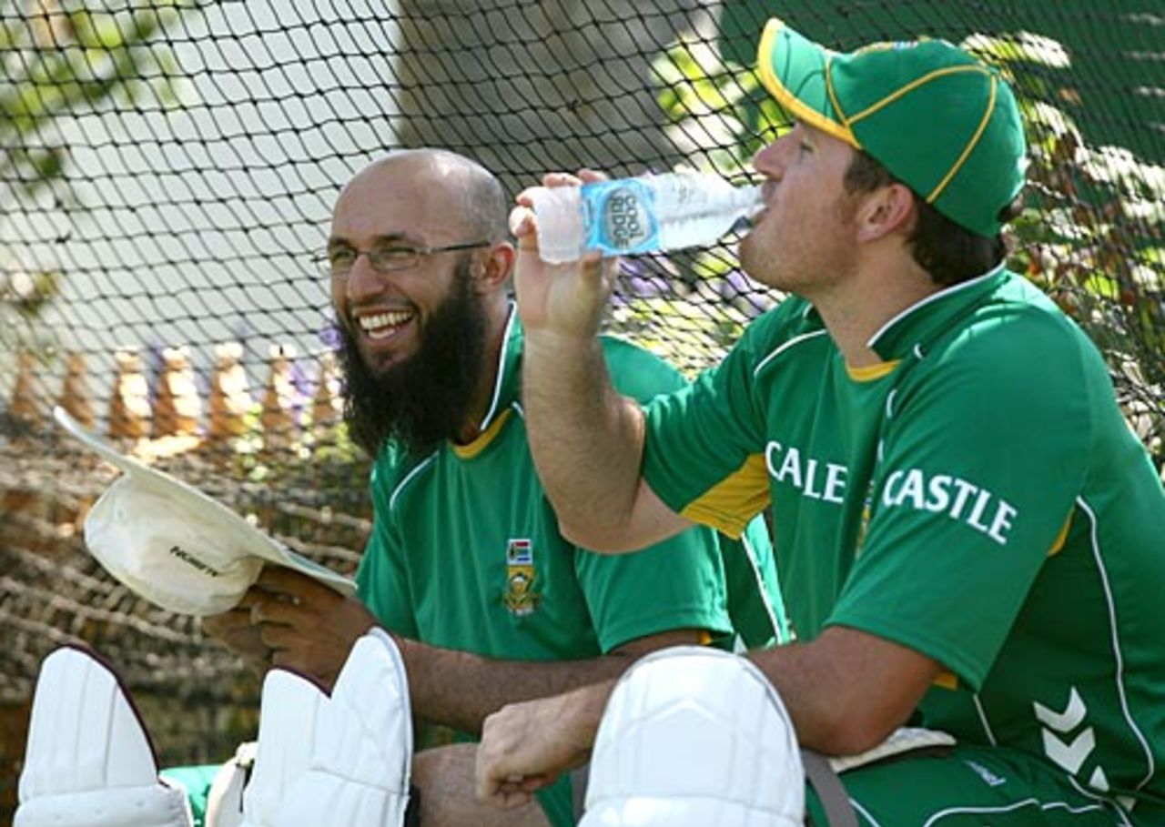 Graeme Smith and Hashim Amla take a break during practice, Perth, December 15, 2008