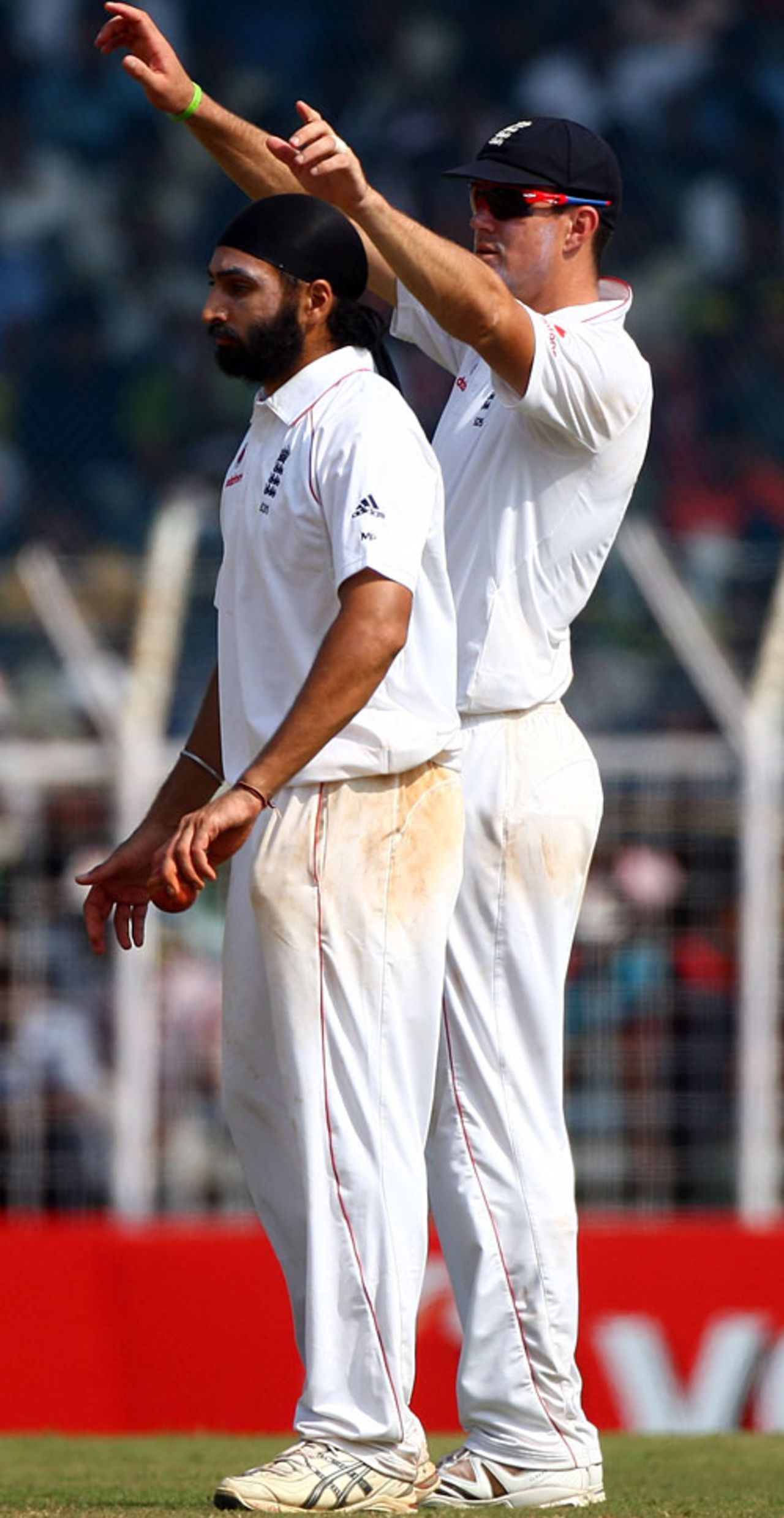 Kevin Pietersen and Monty Panesar struggle to keep India in check, India v England, 1st Test, Chennai, 5th day, December 15, 2008