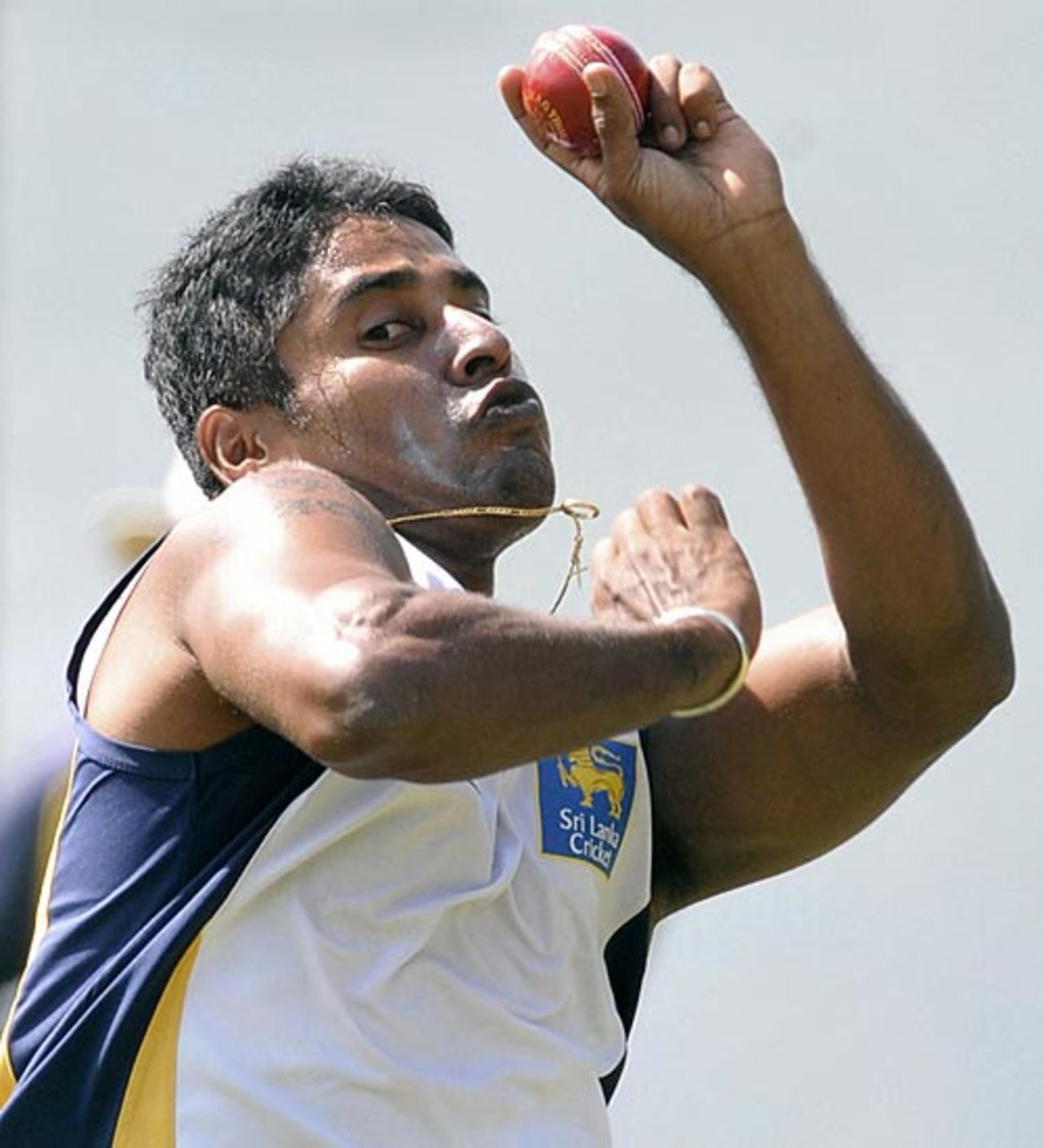 Chaminda Vaas toils hard at the nets, Colombo, December 16, 2008