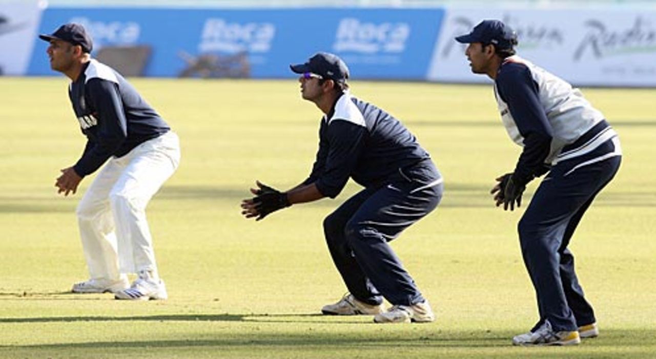 Virender Sehwag, Rahul Dravid and VVS Laxman practice slip-catching, Mohali, December 18, 2008