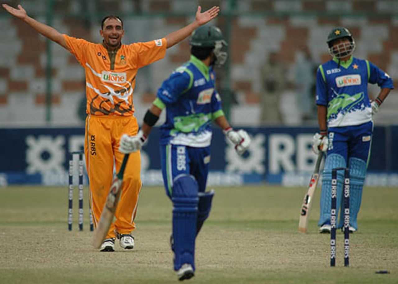 Samiullah Khan celebrates a wicket, Sind Dolphins v North West Frontier Province Panthers, Pentangular One Day Cup, Karachi, December 18, 2008 
