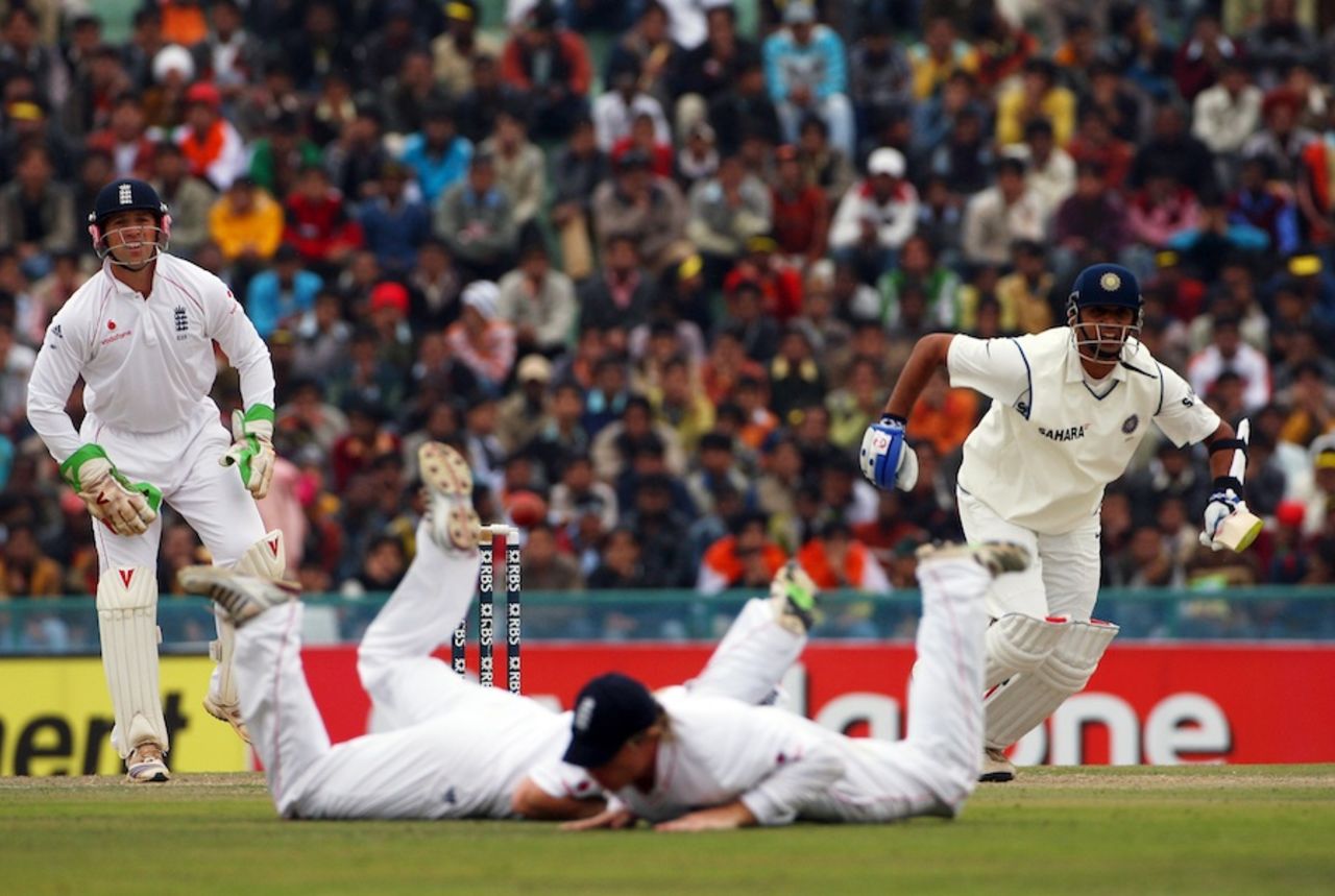 Rahul Dravid bisects the gap between two diving fielders, India v England, 2nd Test, Mohali, 1st day, December 19, 2008