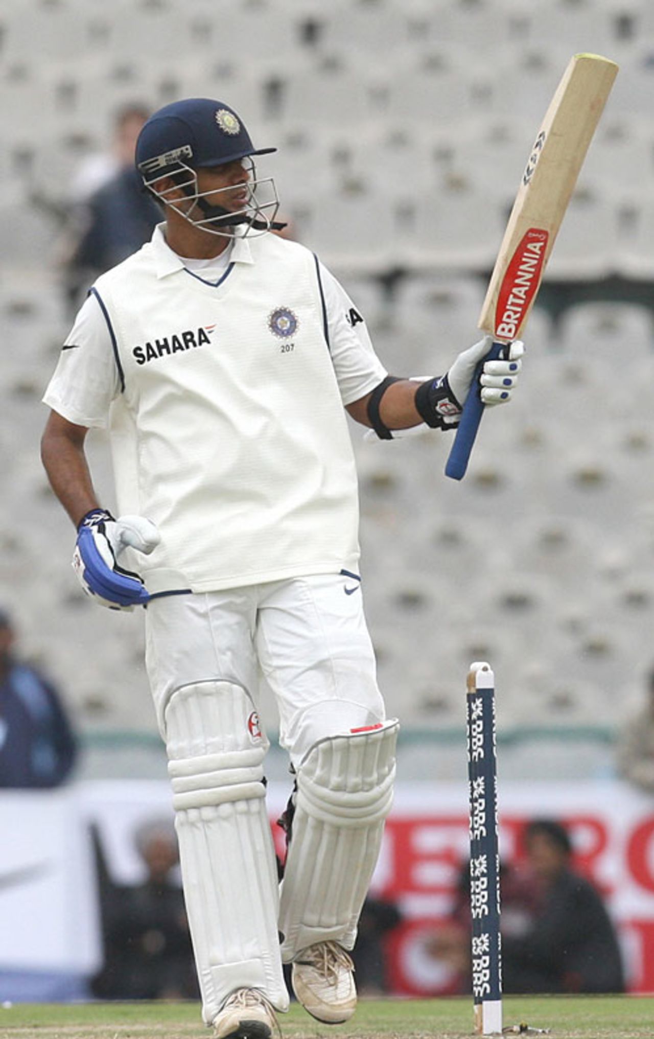 Rahul Dravid acknowledges the applause after reaching his half-century, India v England, 2nd Test, Mohali, 1st day, December 19, 2008