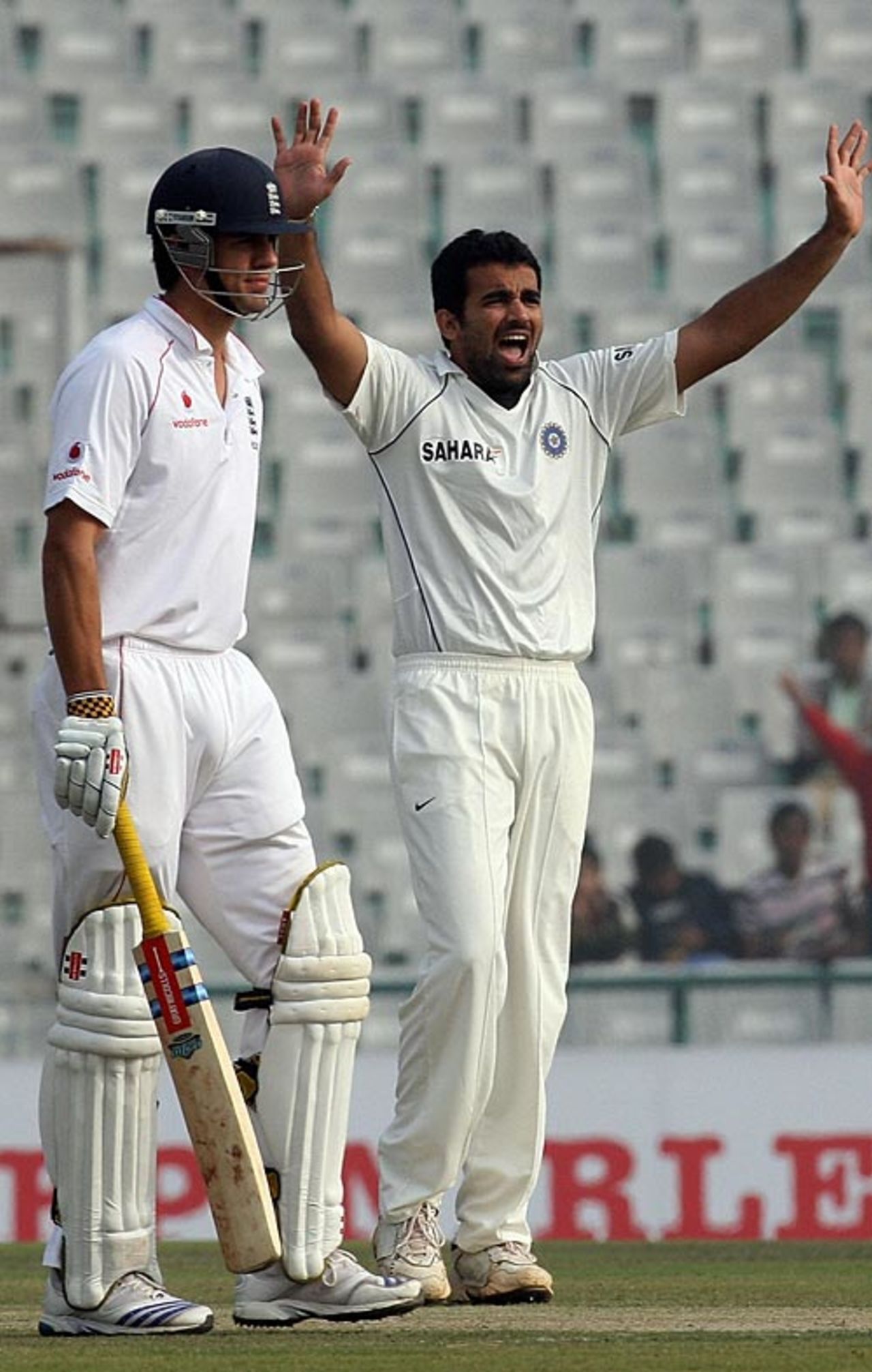 Zaheer Khan appeals unsuccessfully for an lbw against Alastair Cook , India v England, 2nd Test, Mohali, 3rd day, December 21, 2008
