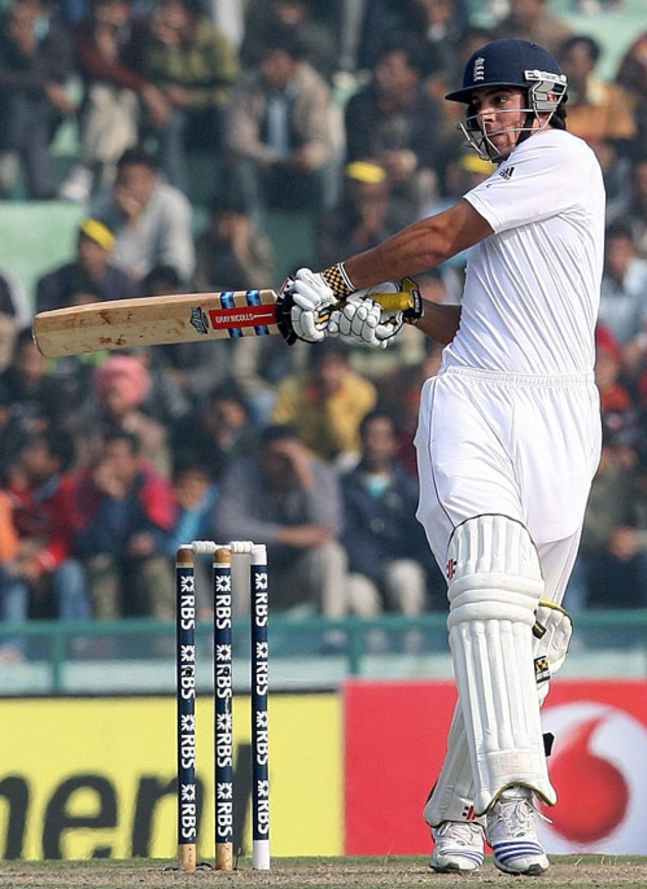 Alastair Cook pulls, India v England, 2nd Test, Mohali, 3rd day, December 21, 2008